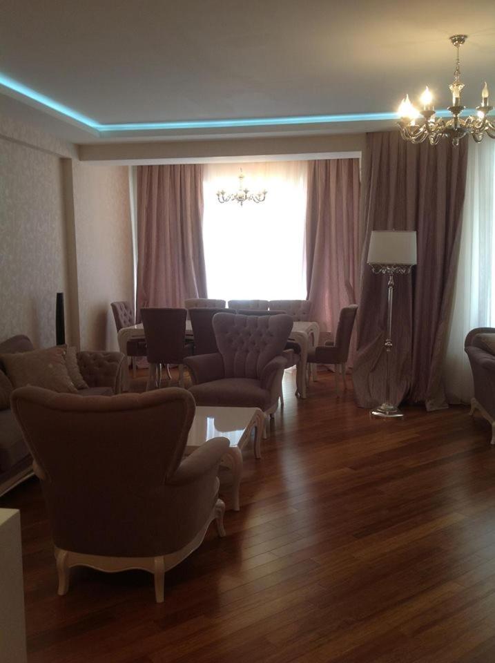 KIDS HOUSE