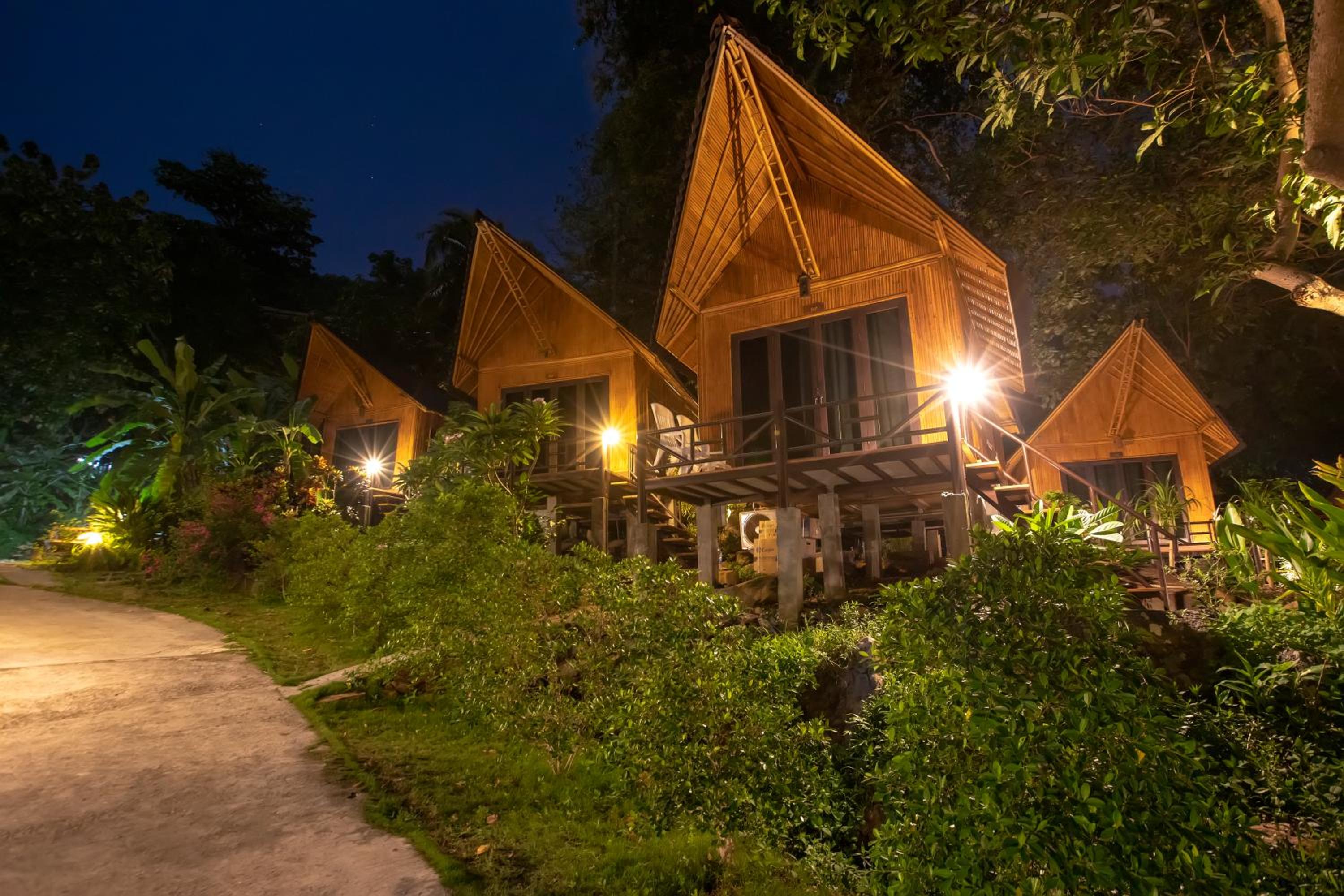 Hotel The Cove Phi Phi - Image 1