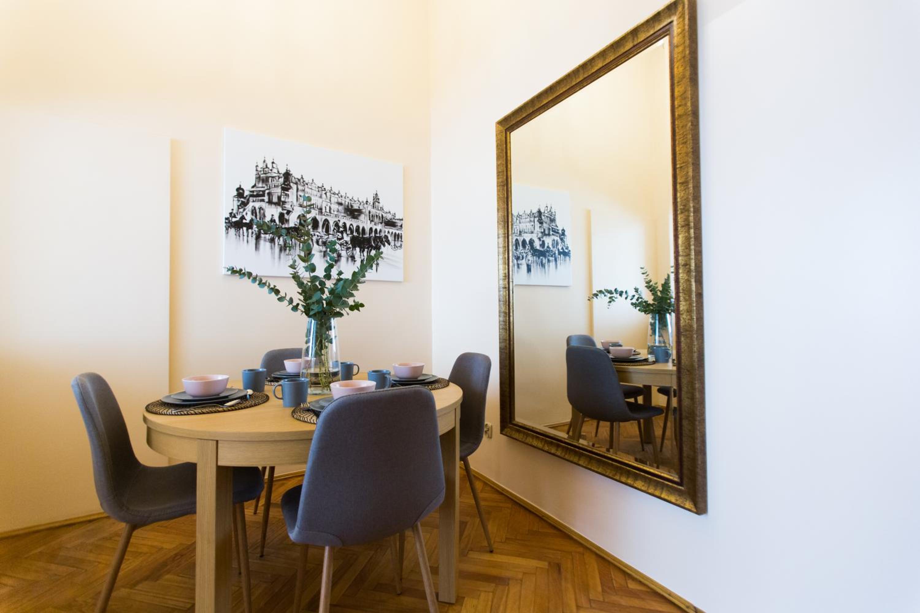 Apartments Roman