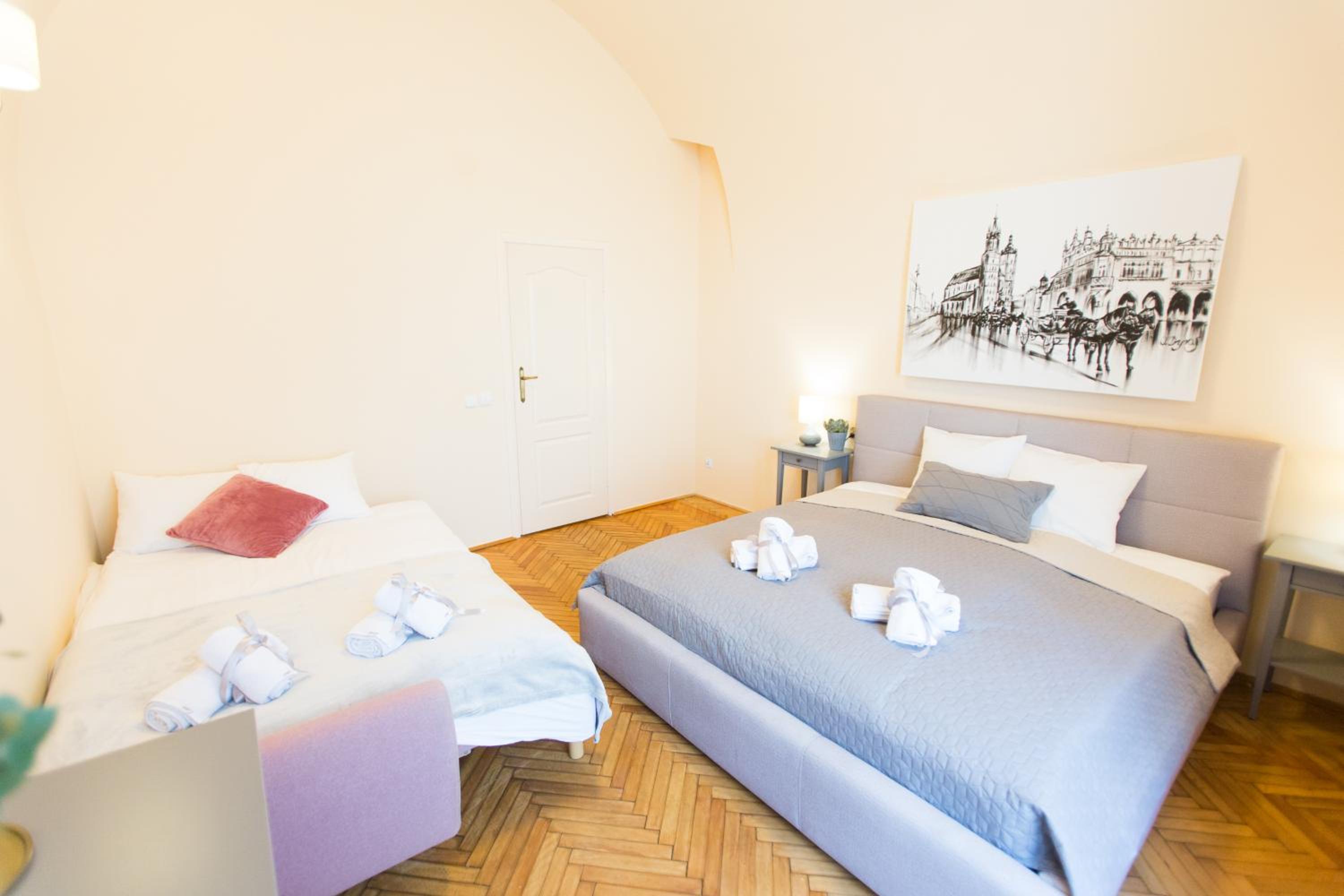 Apartments Roman