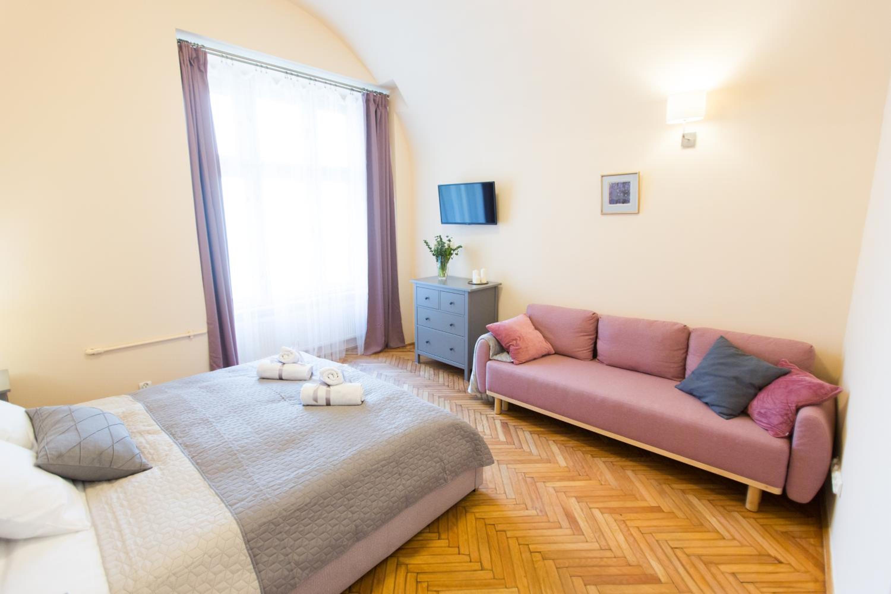Apartments Roman