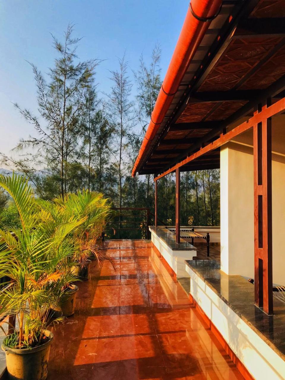 SR Jungle Resort