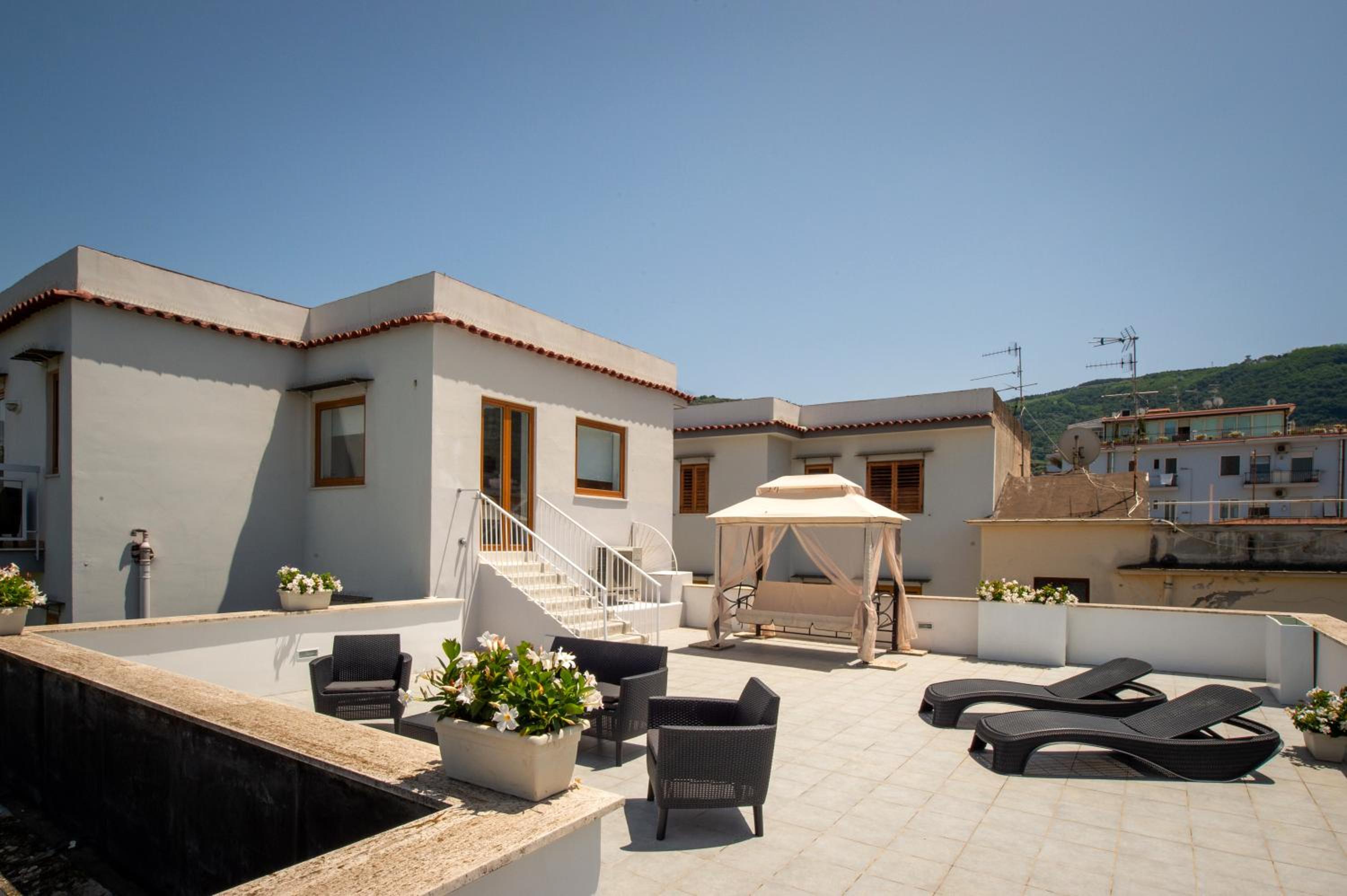 Hotel 3 Suites View - Image 1