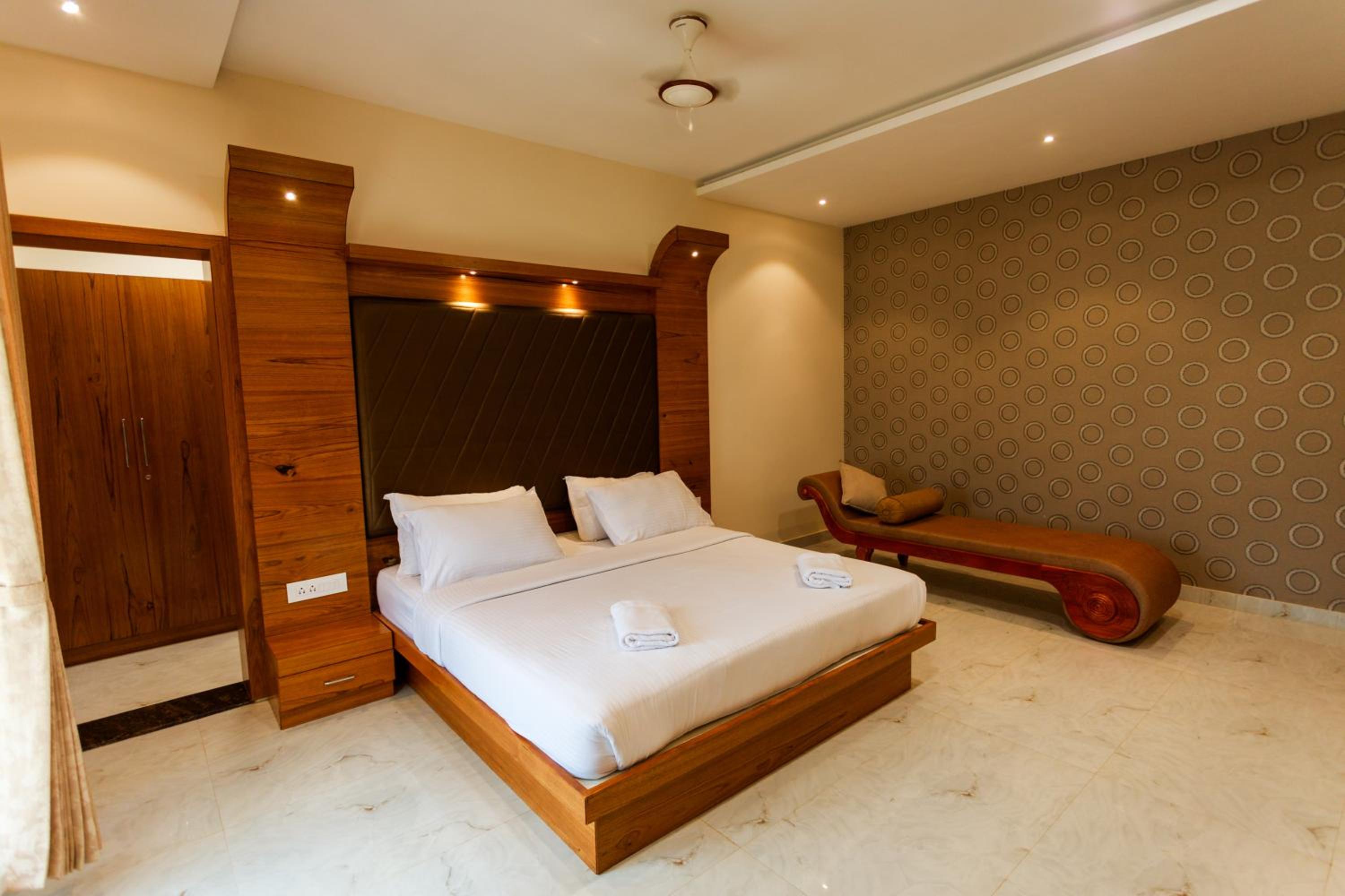 SR Jungle Resort