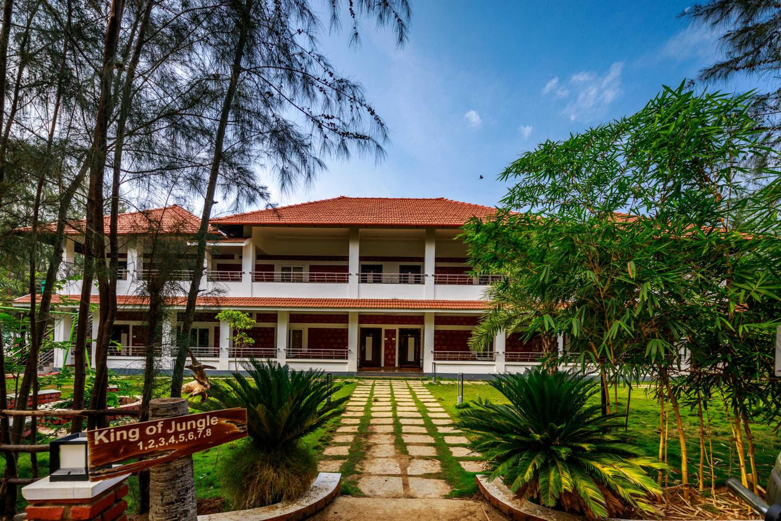 SR Jungle Resort