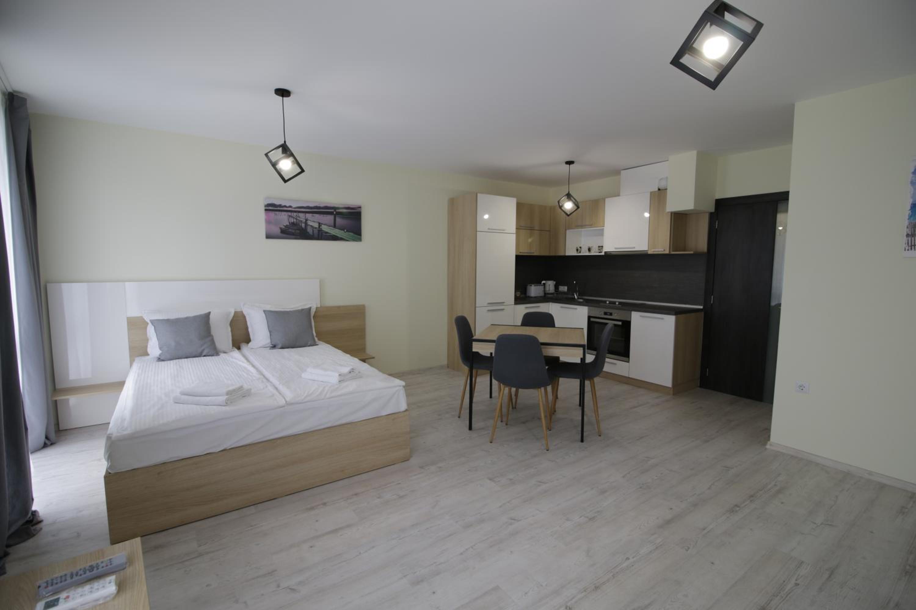 La Familia Apartments