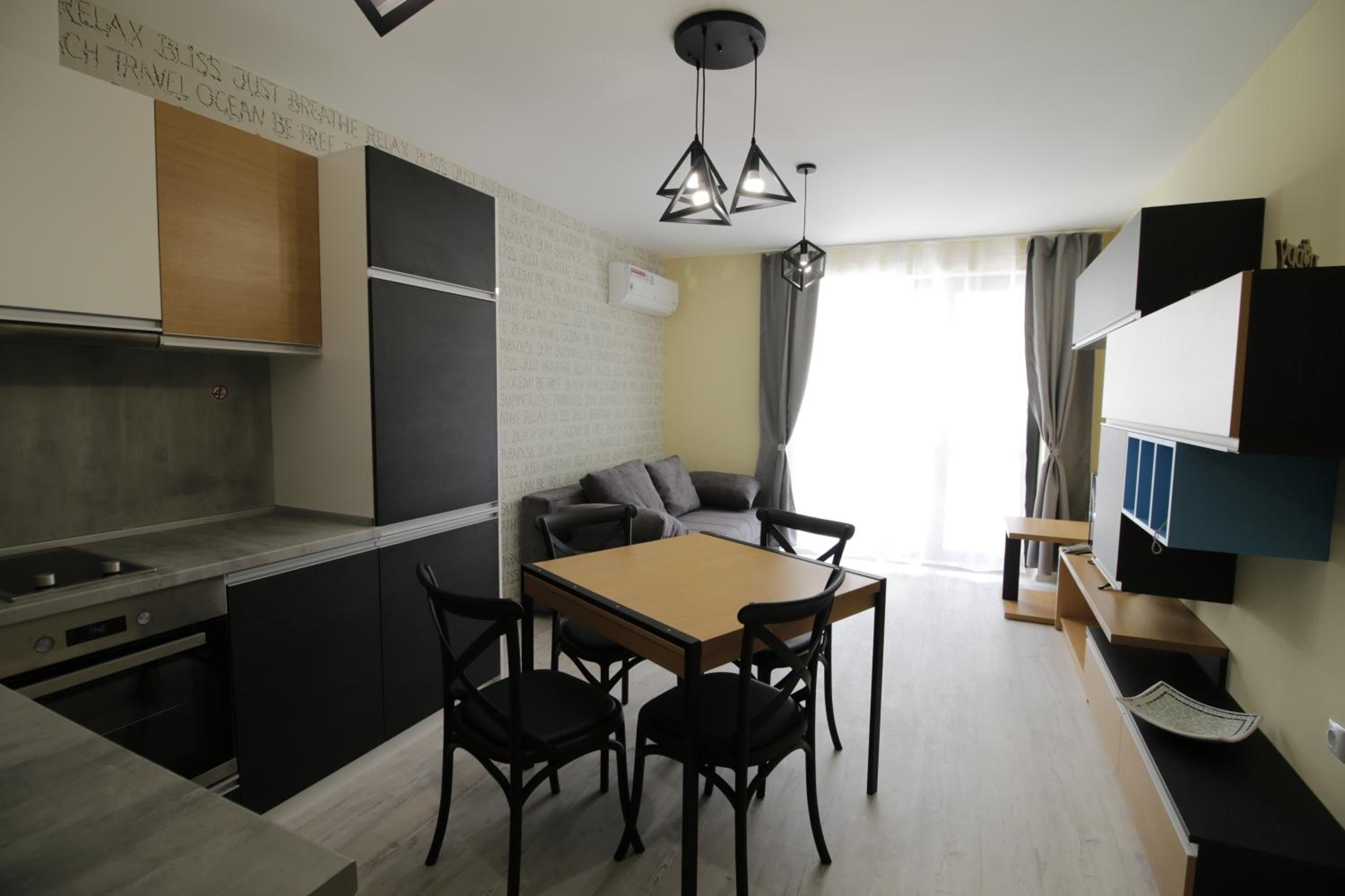 La Familia Apartments