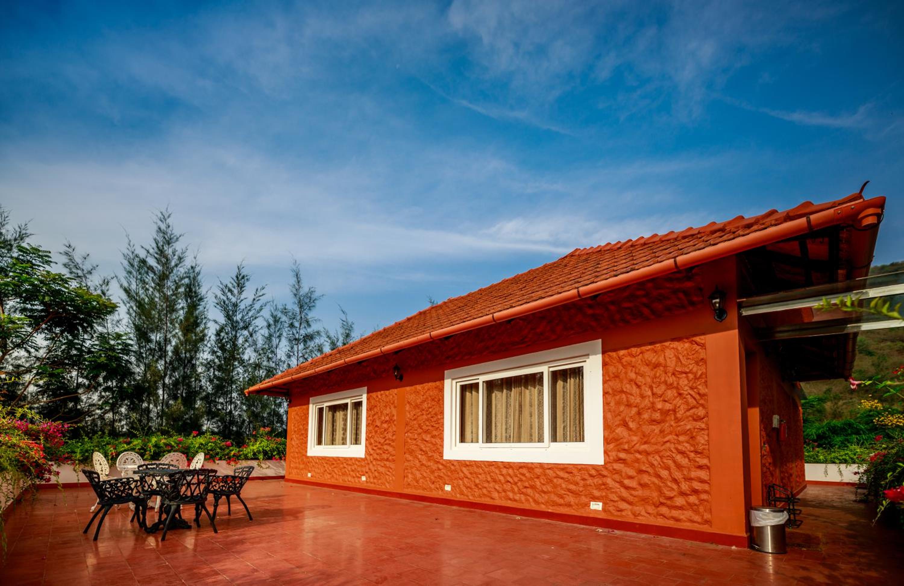 SR Jungle Resort