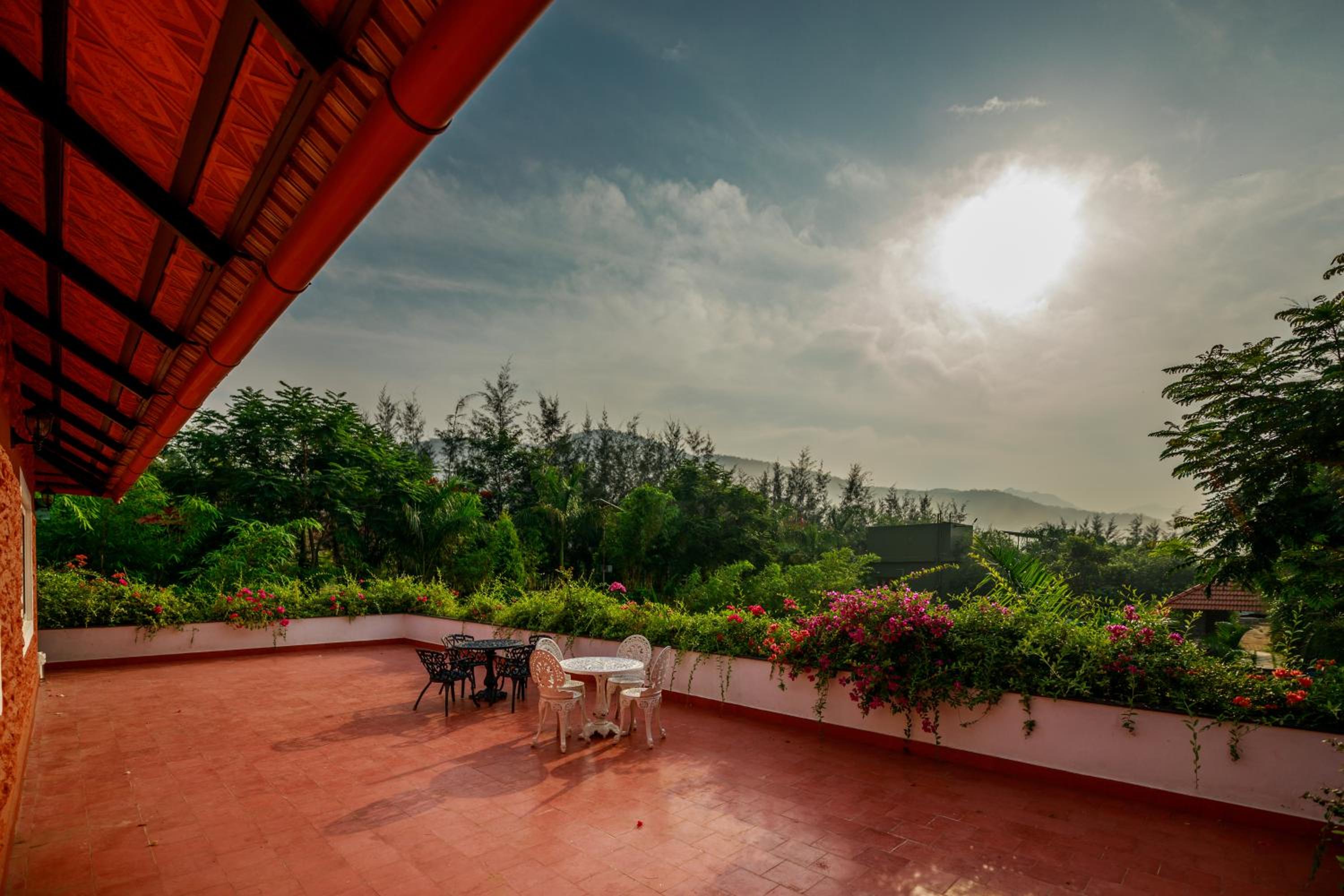 SR Jungle Resort