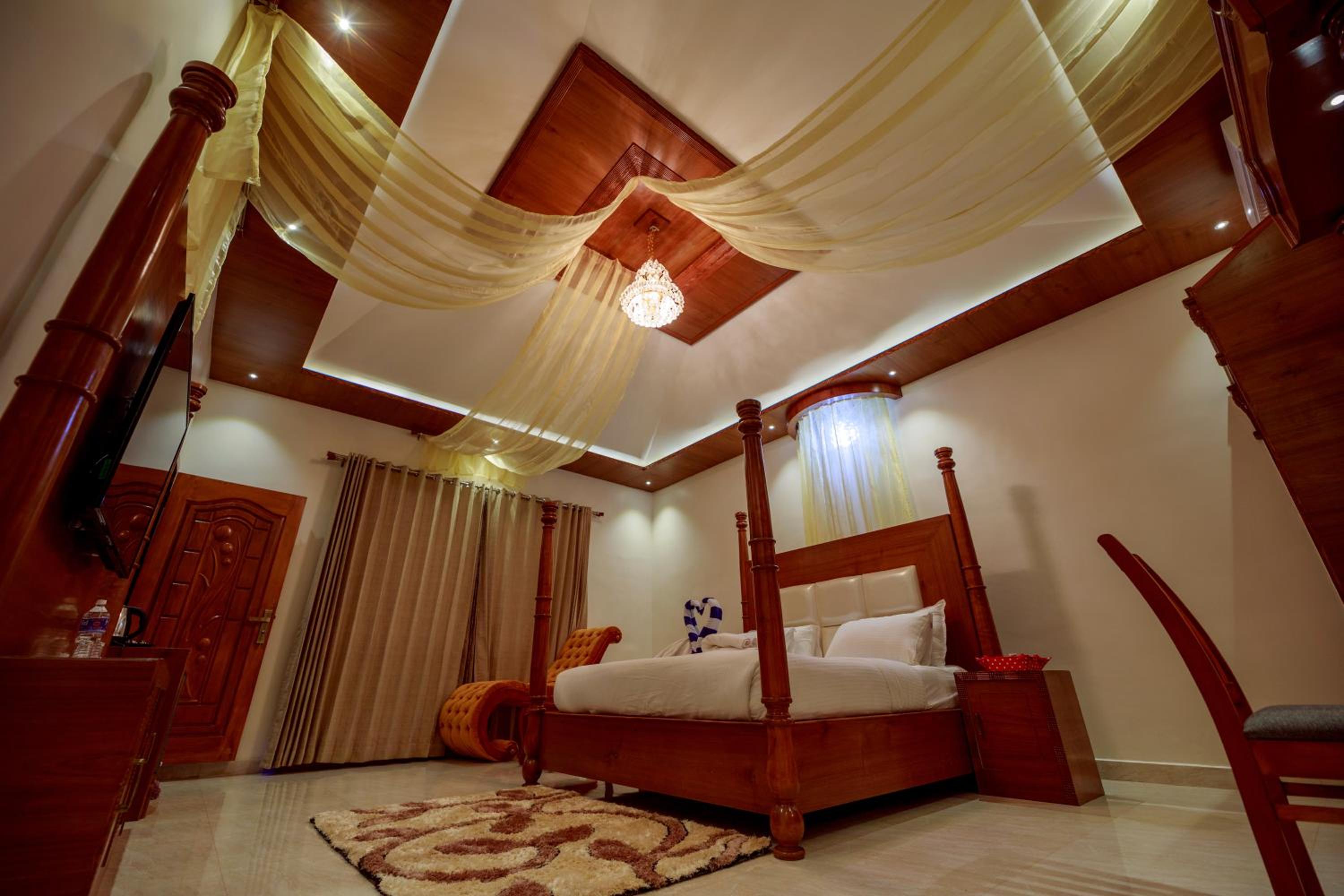 SR Jungle Resort