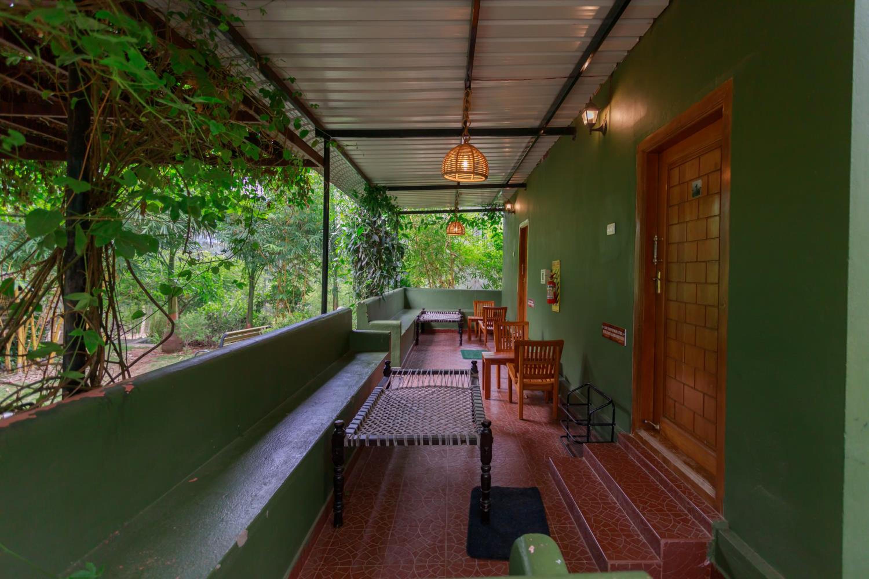 SR Jungle Resort