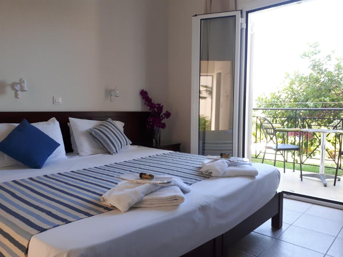 Metaxa Apartments
