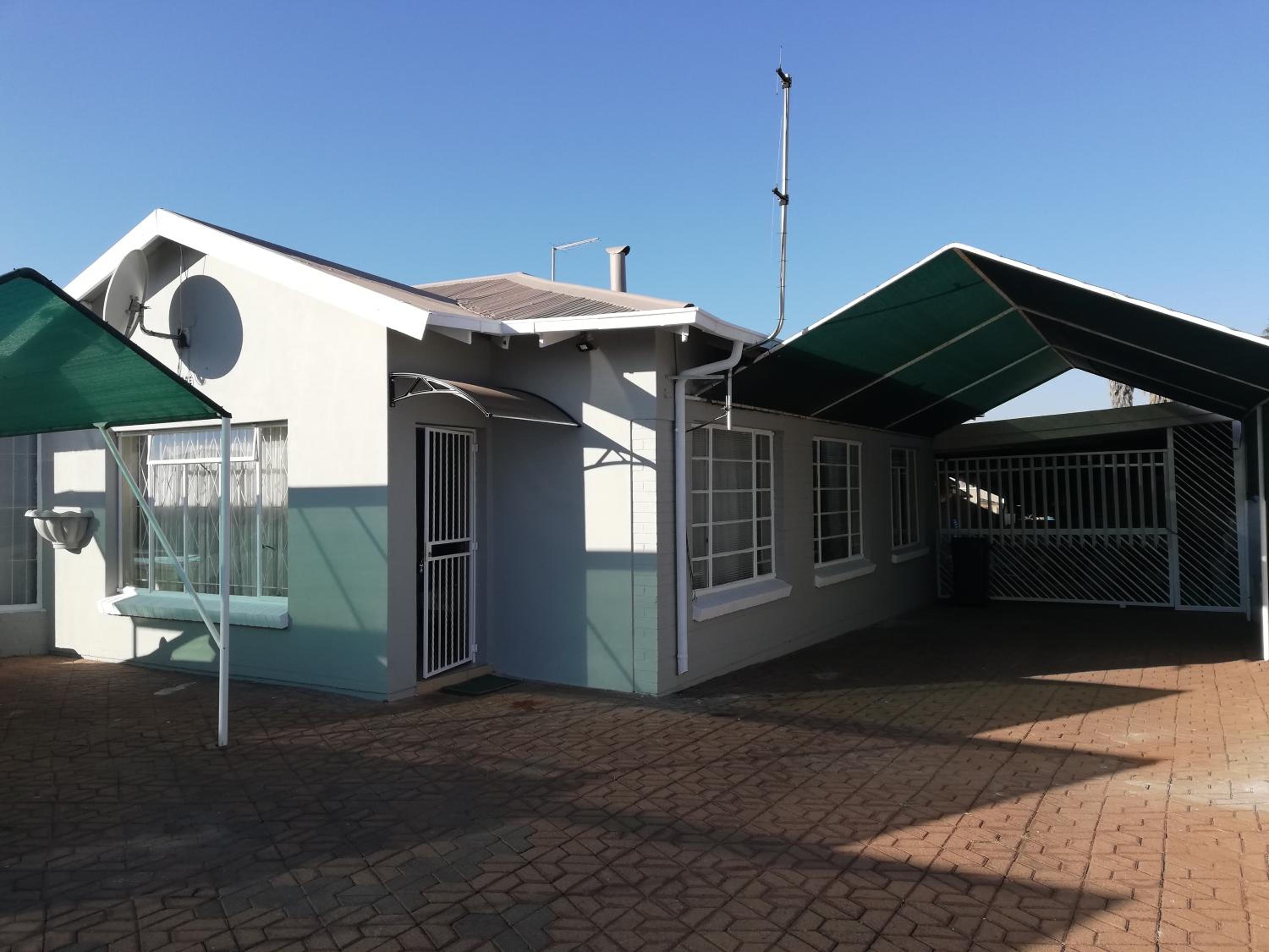 Hotel WILLOW GUEST HOUSE - Image 1