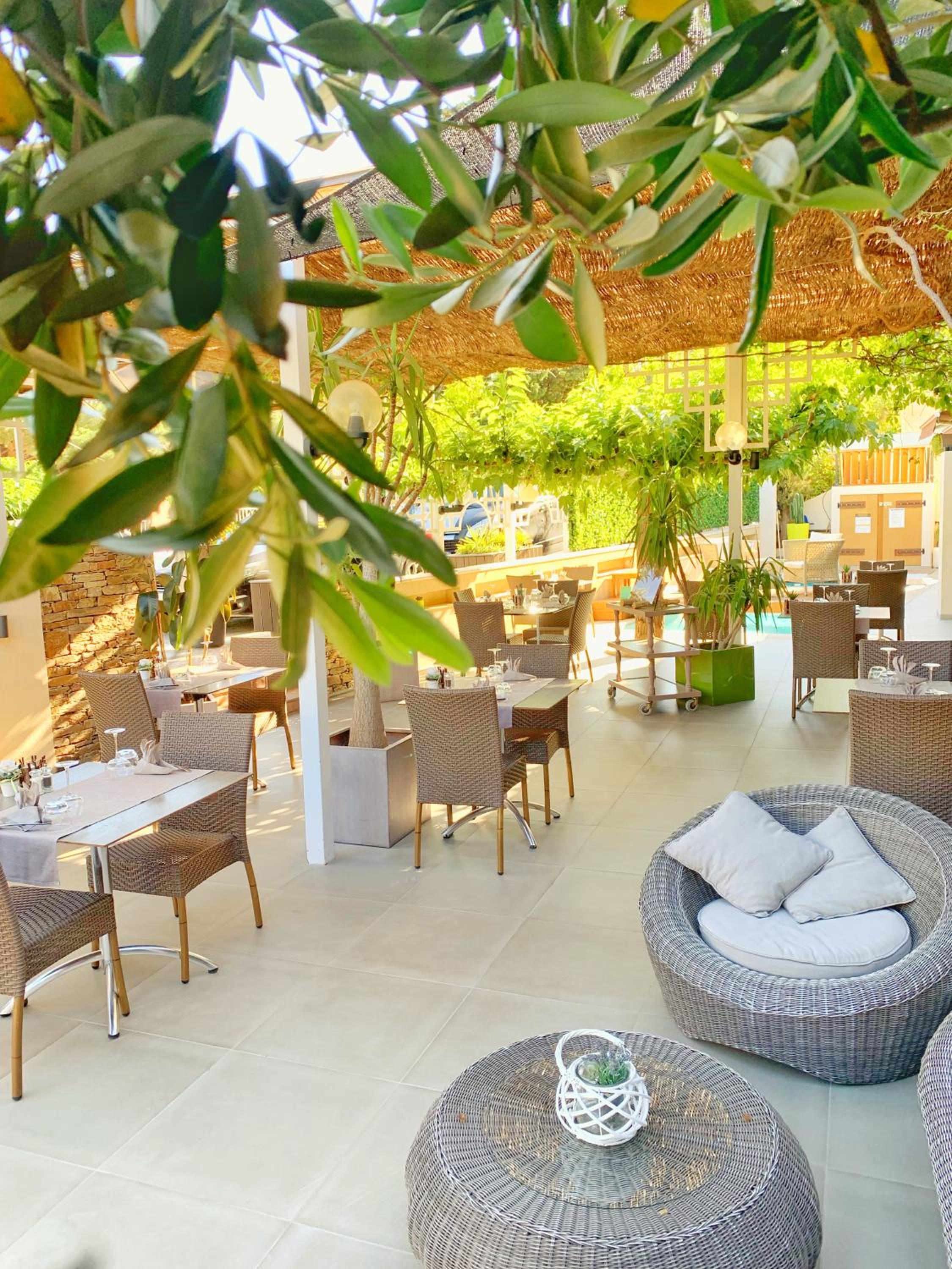 restaurant