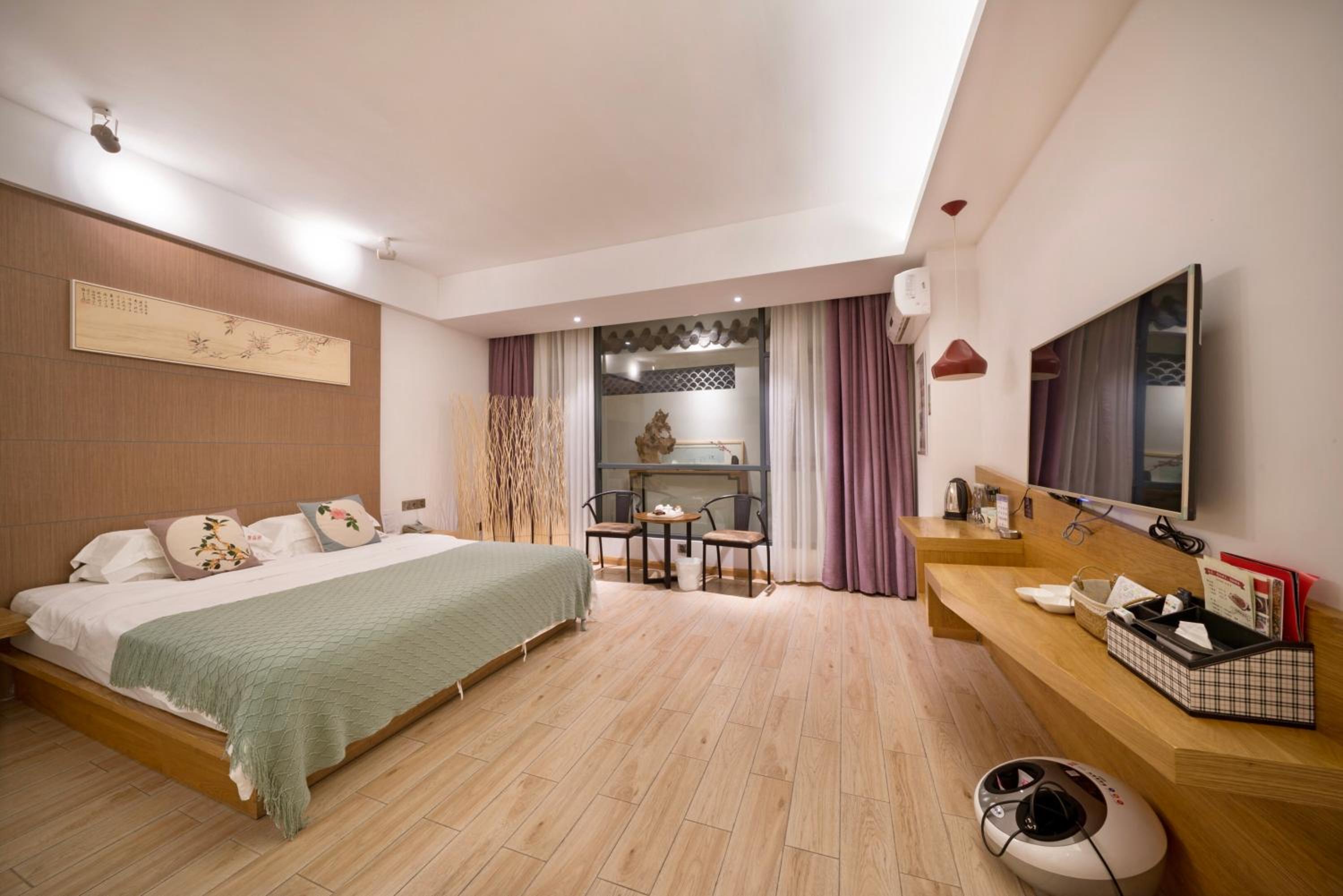 Ancient Street No.5 Youth Chic Hotel