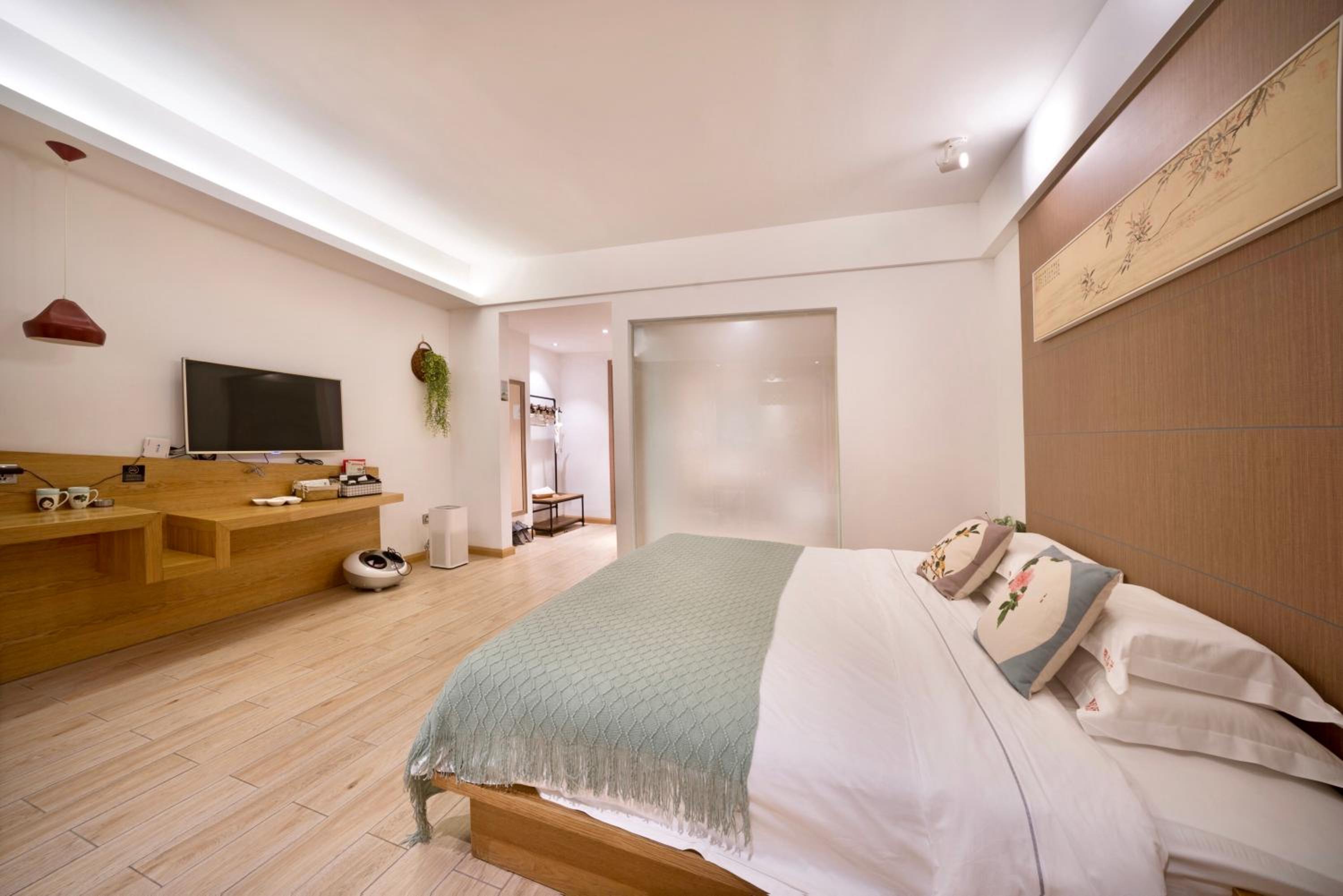 Ancient Street No.5 Youth Chic Hotel