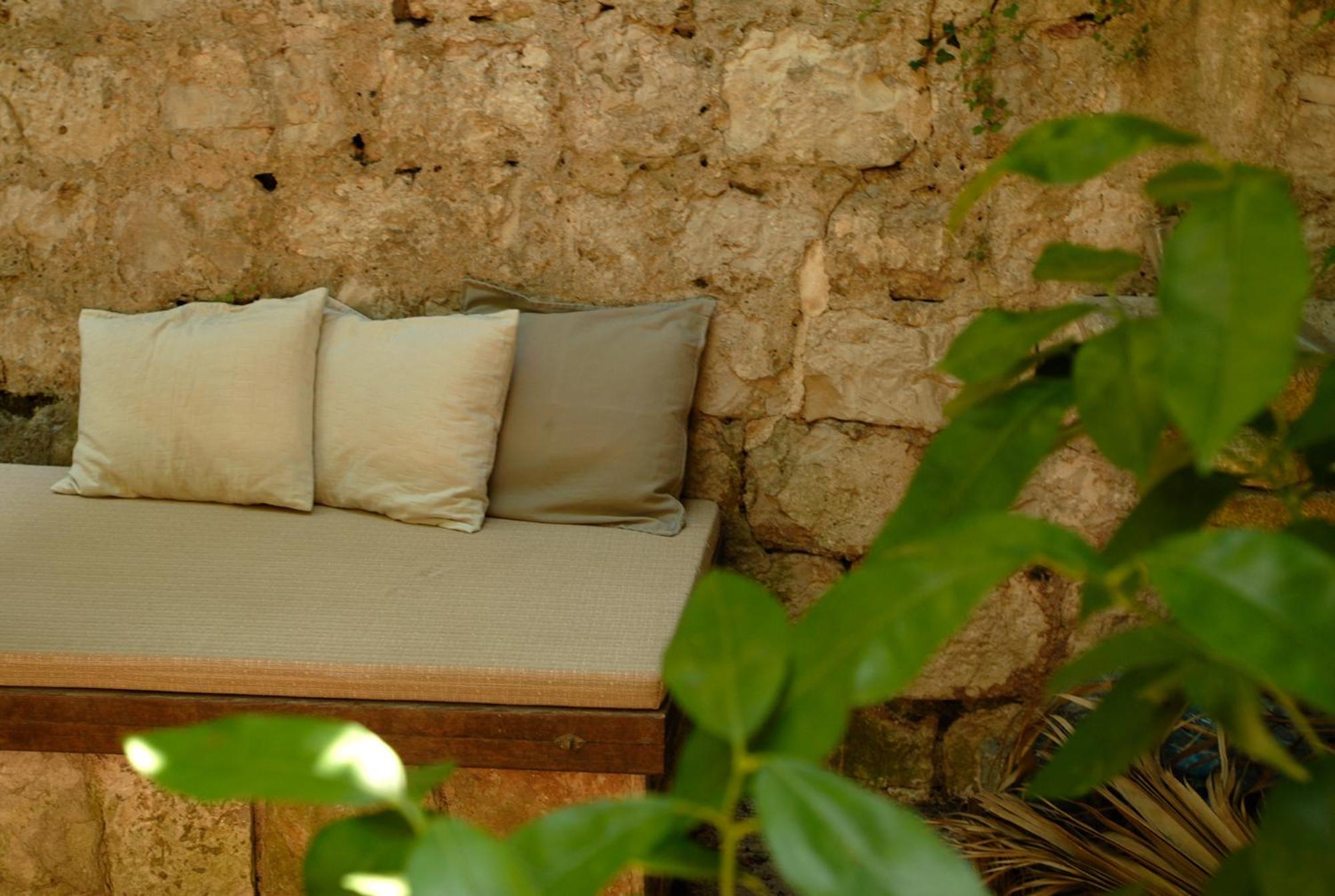 Historic Piazza House & Romantic Hidden Garden view 4