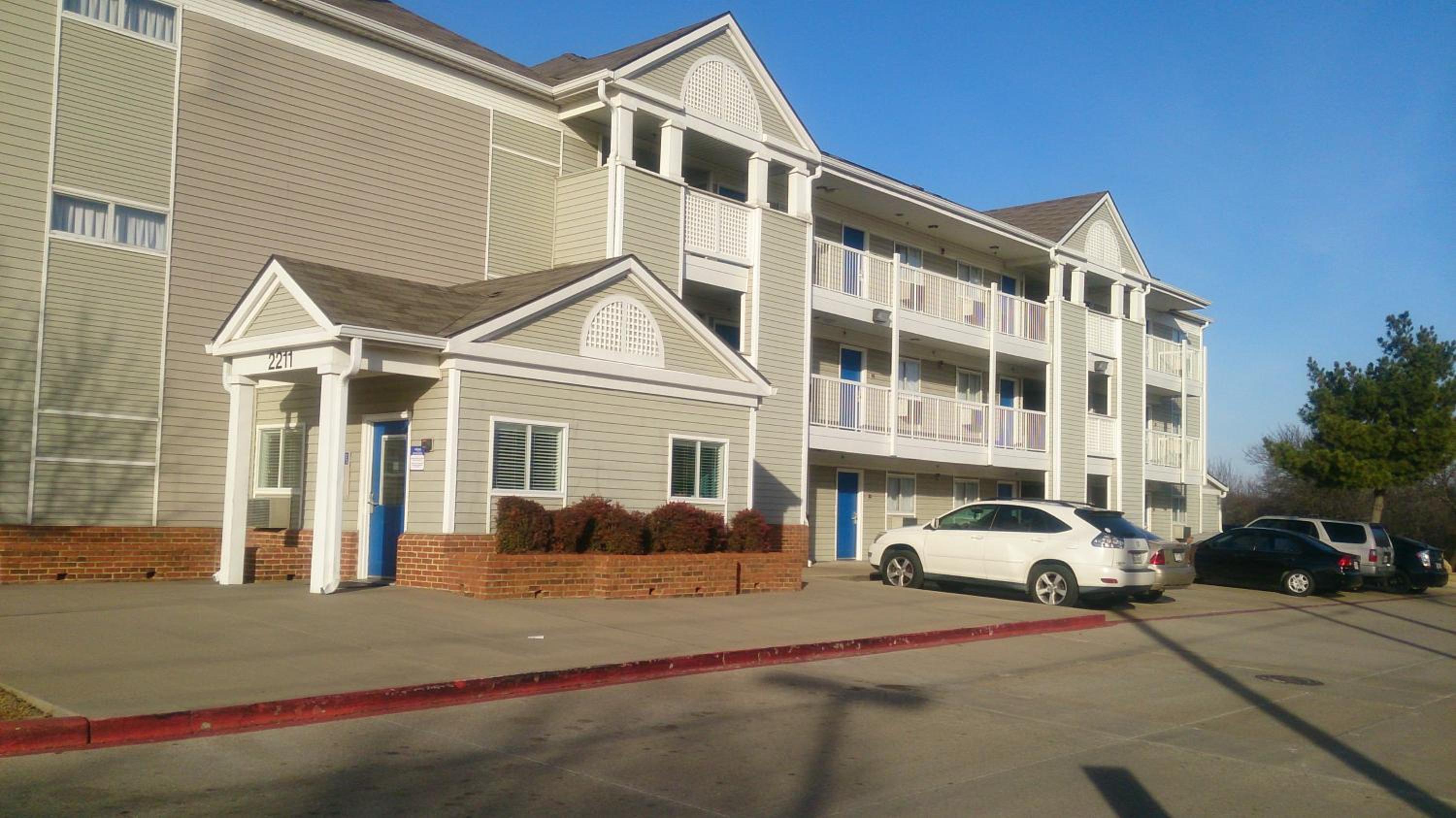 InTown Suites Extended Stay Arlington TX - Six Flags view 3