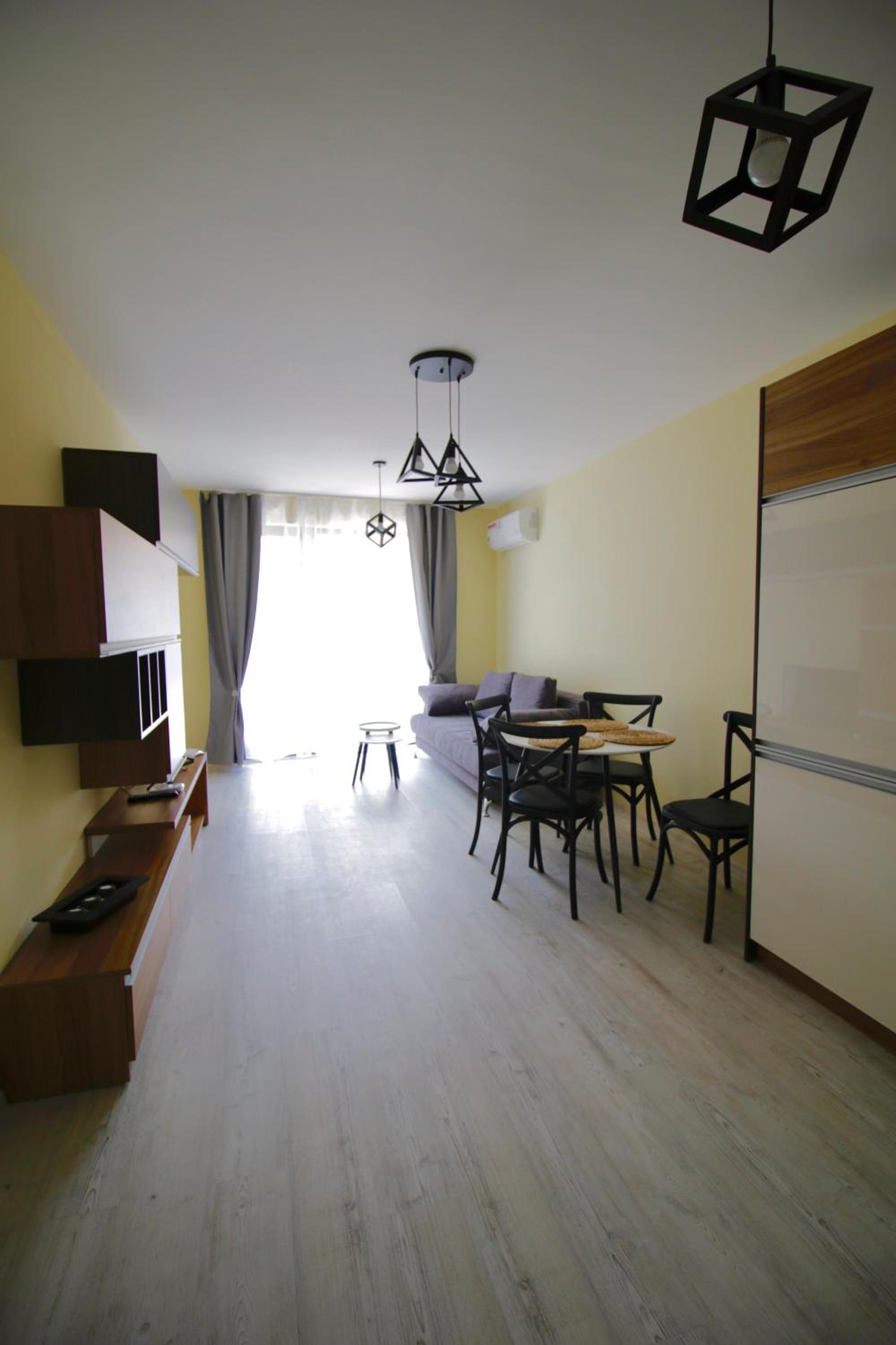 La Familia Apartments
