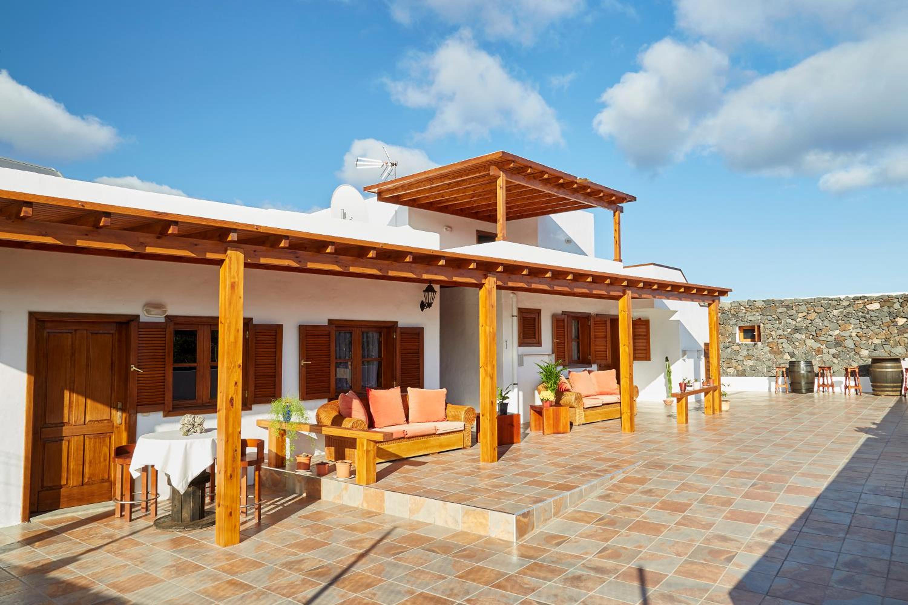 Hotel Villa Nueva - Image 1