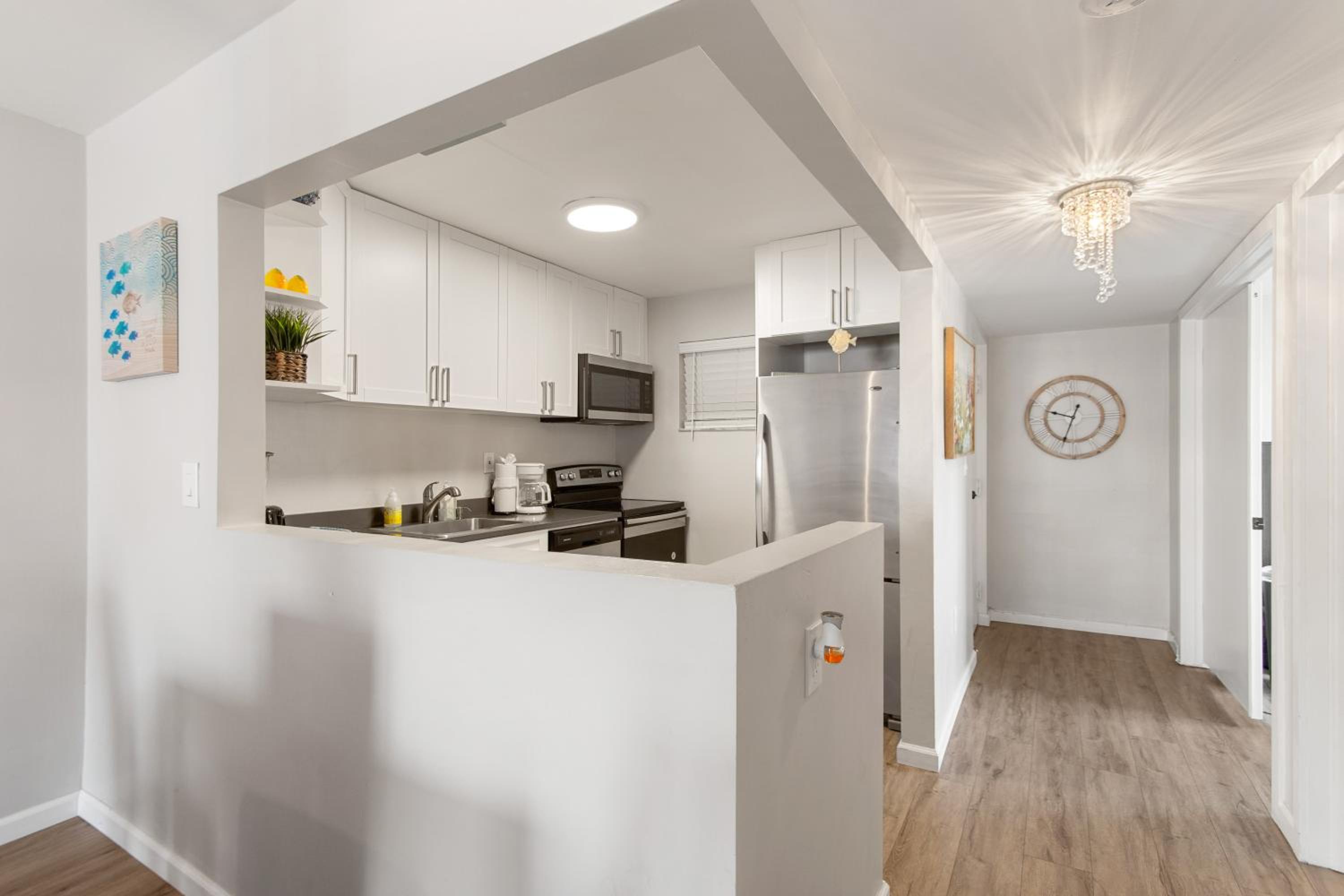 2 Bedroom 2 Bath With Patio On 11th Collins ave view 4