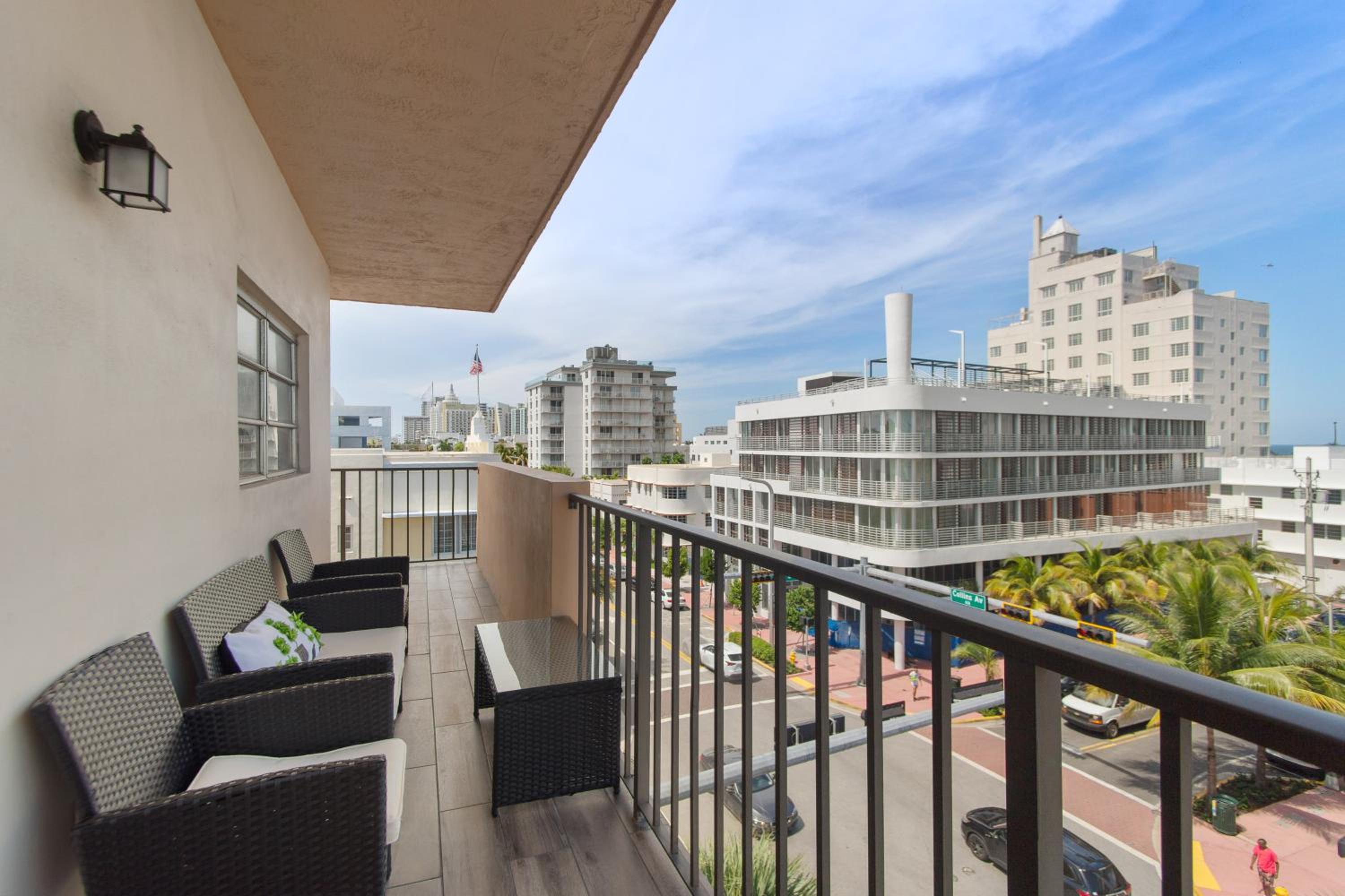 2 Bedroom 2 Bath With Patio On 11th Collins ave view 2
