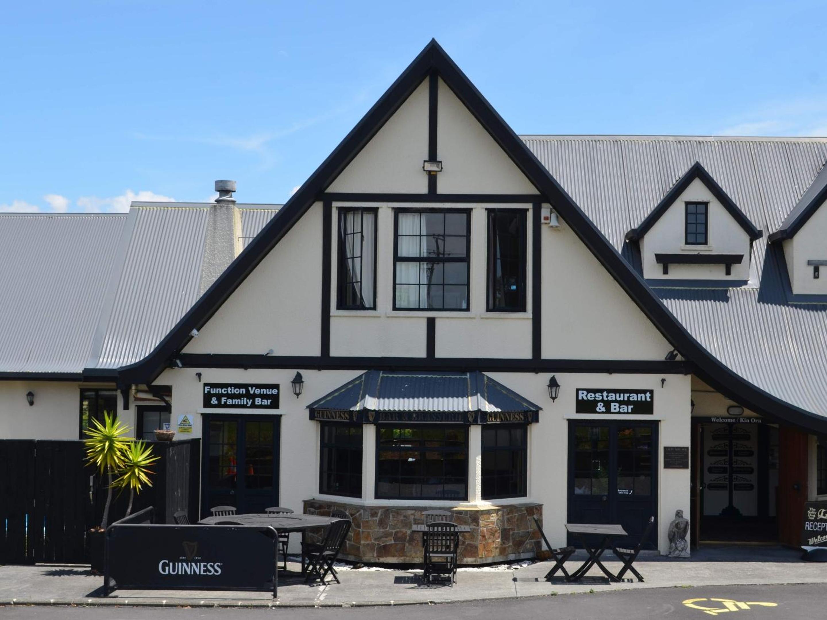Salty Dog Inn