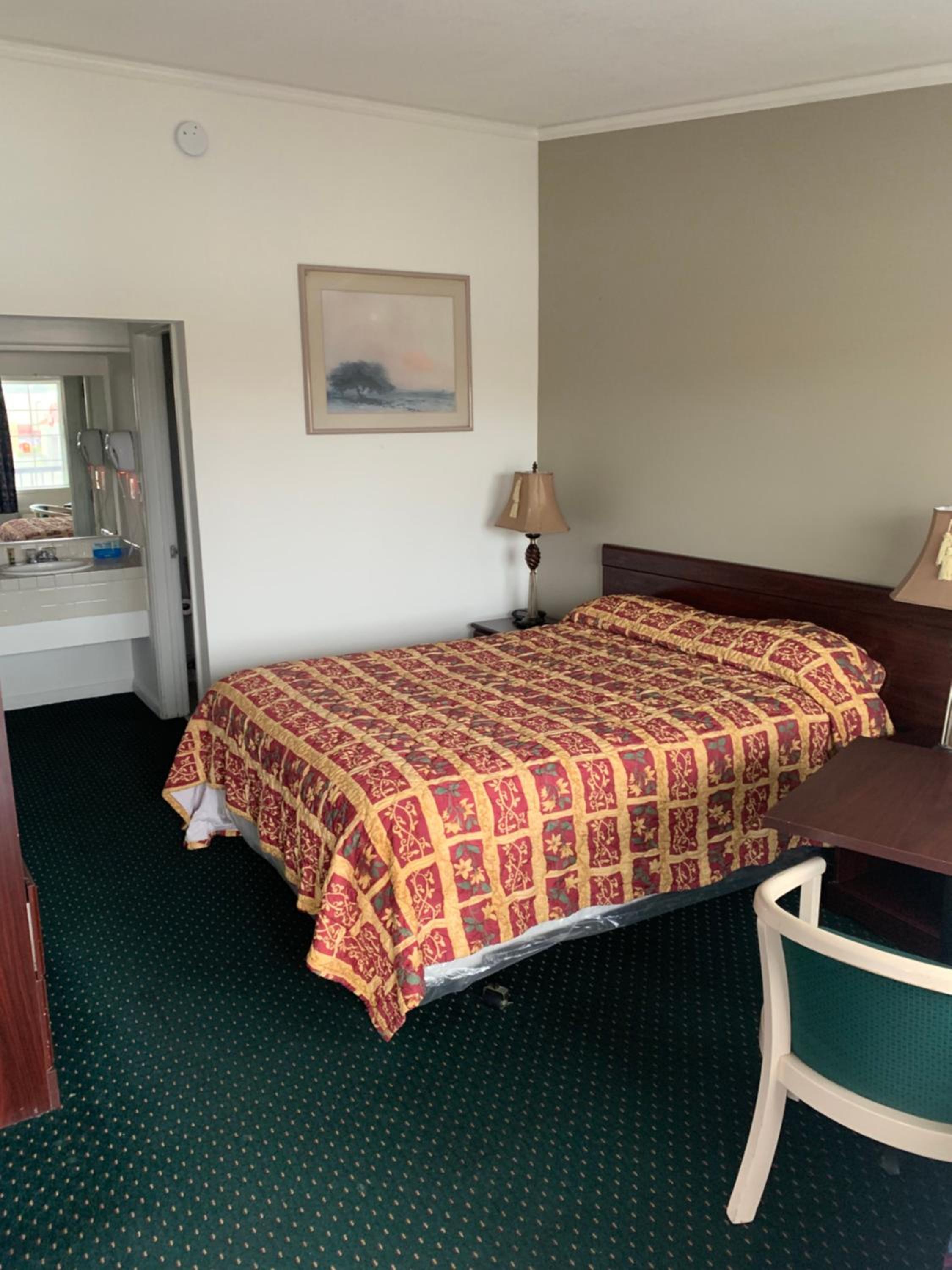 Economy Inn Seaside view 2