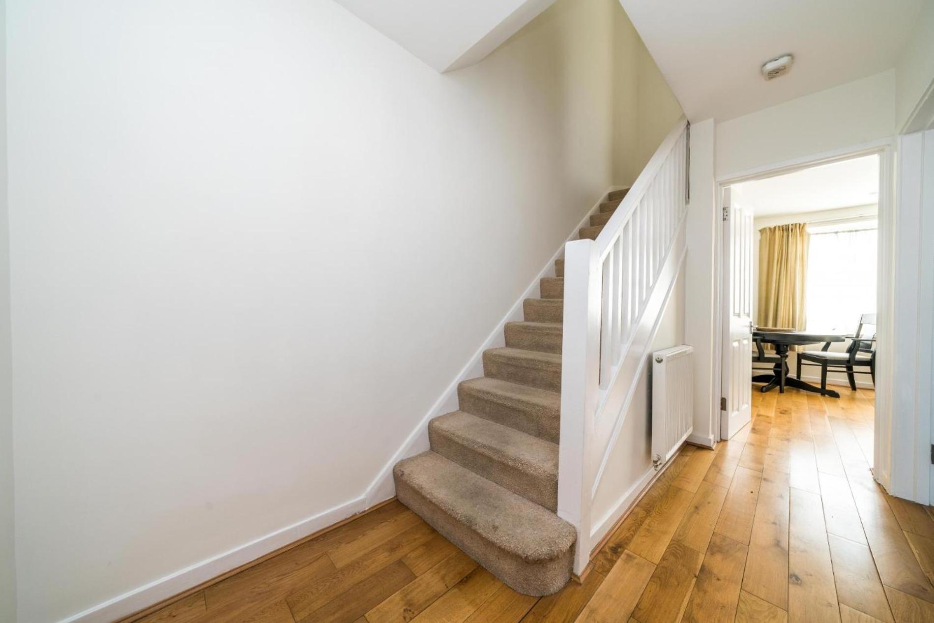 NEW 2BD Flat Heart of Battersea - Close to Station