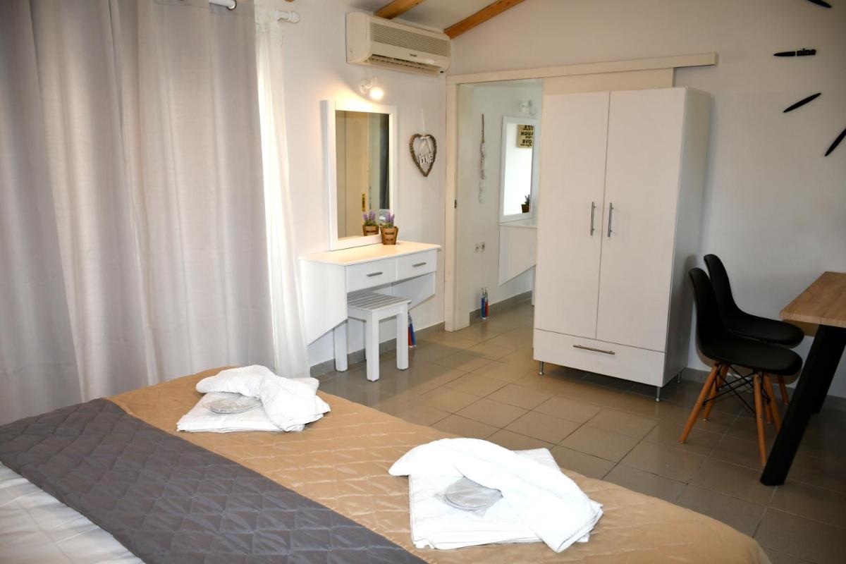 Cavos Beach House