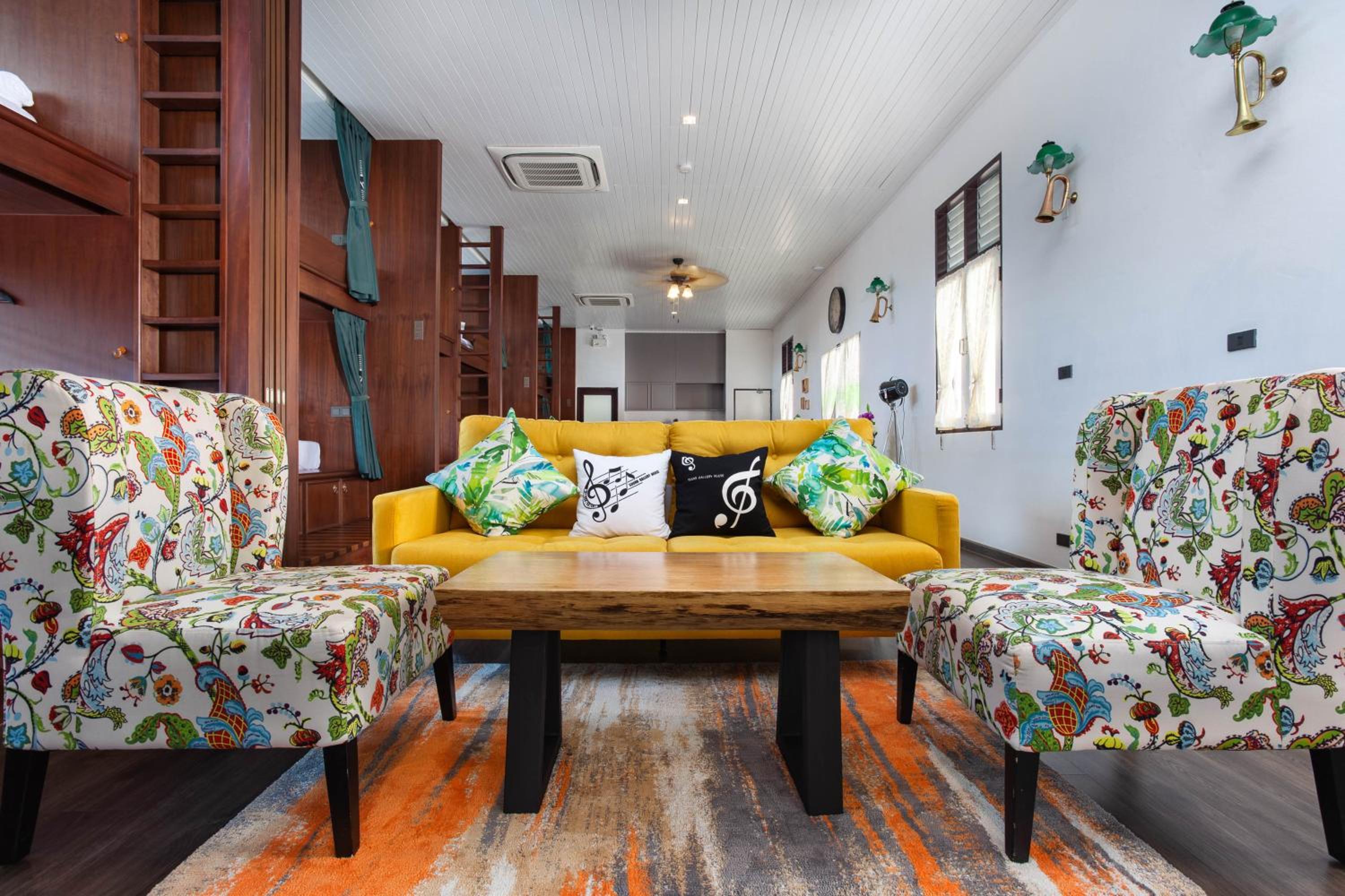 Sound Gallery House Phuket Town