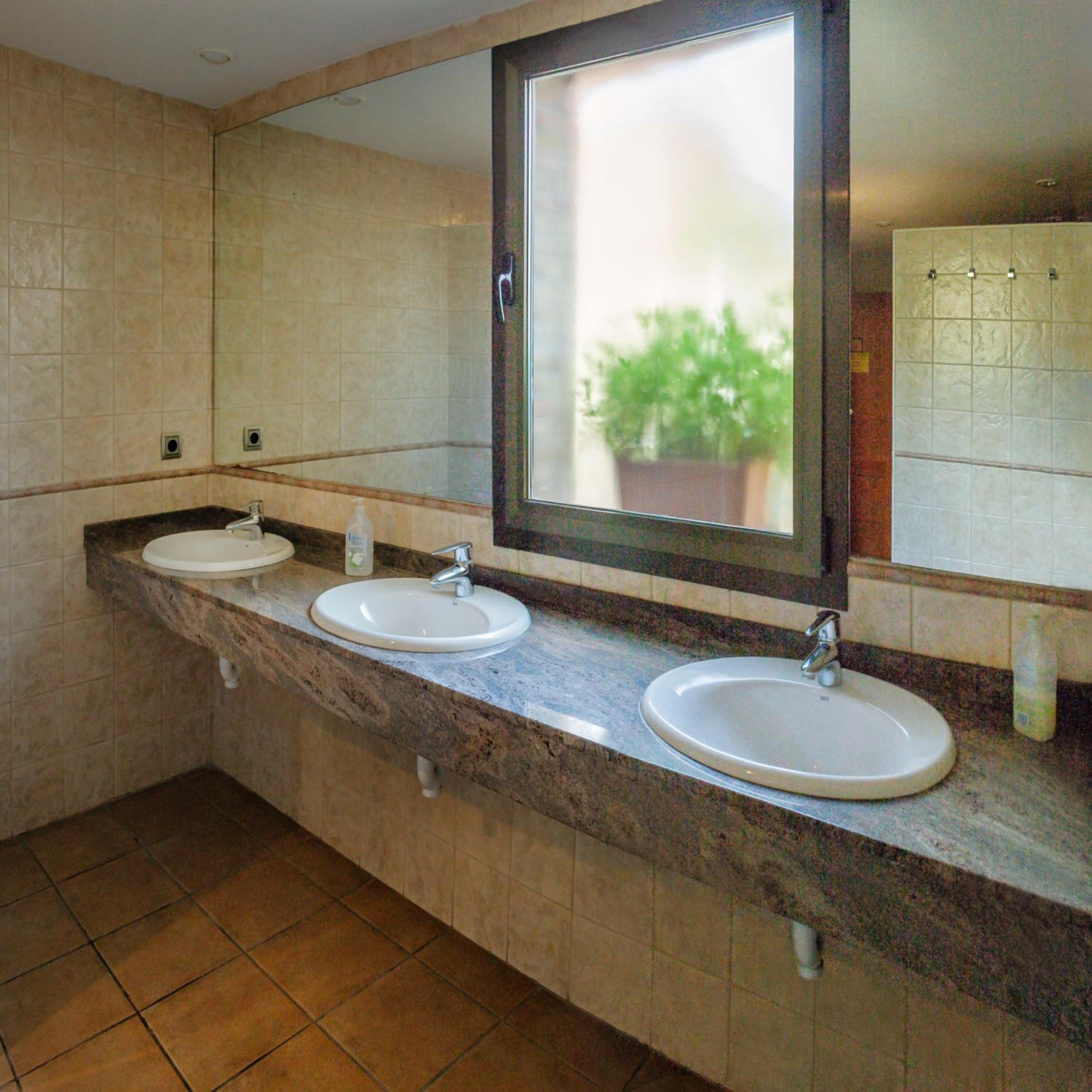 ALBERGUE SAN SATURNINO view 4