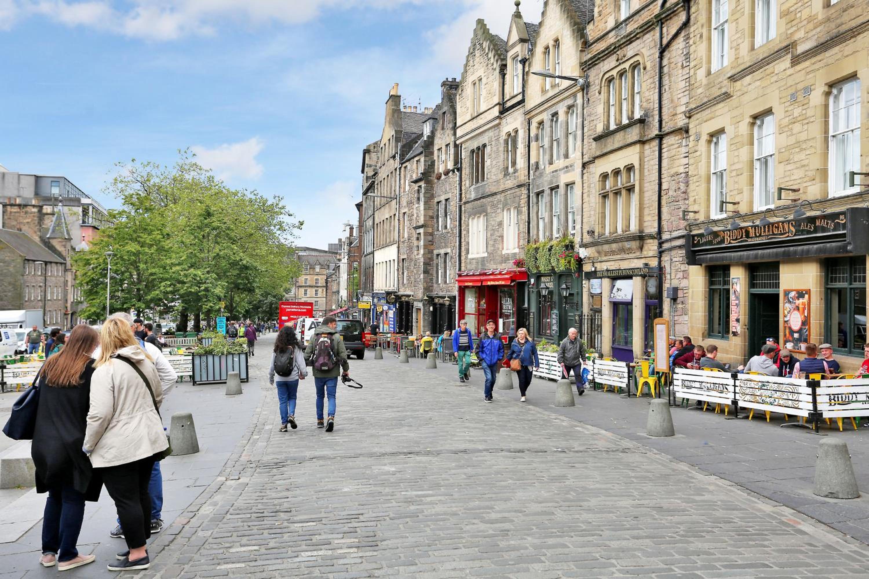 West Bow - Comfy 2 bed on West Bow overlooking Grassmarket view 5