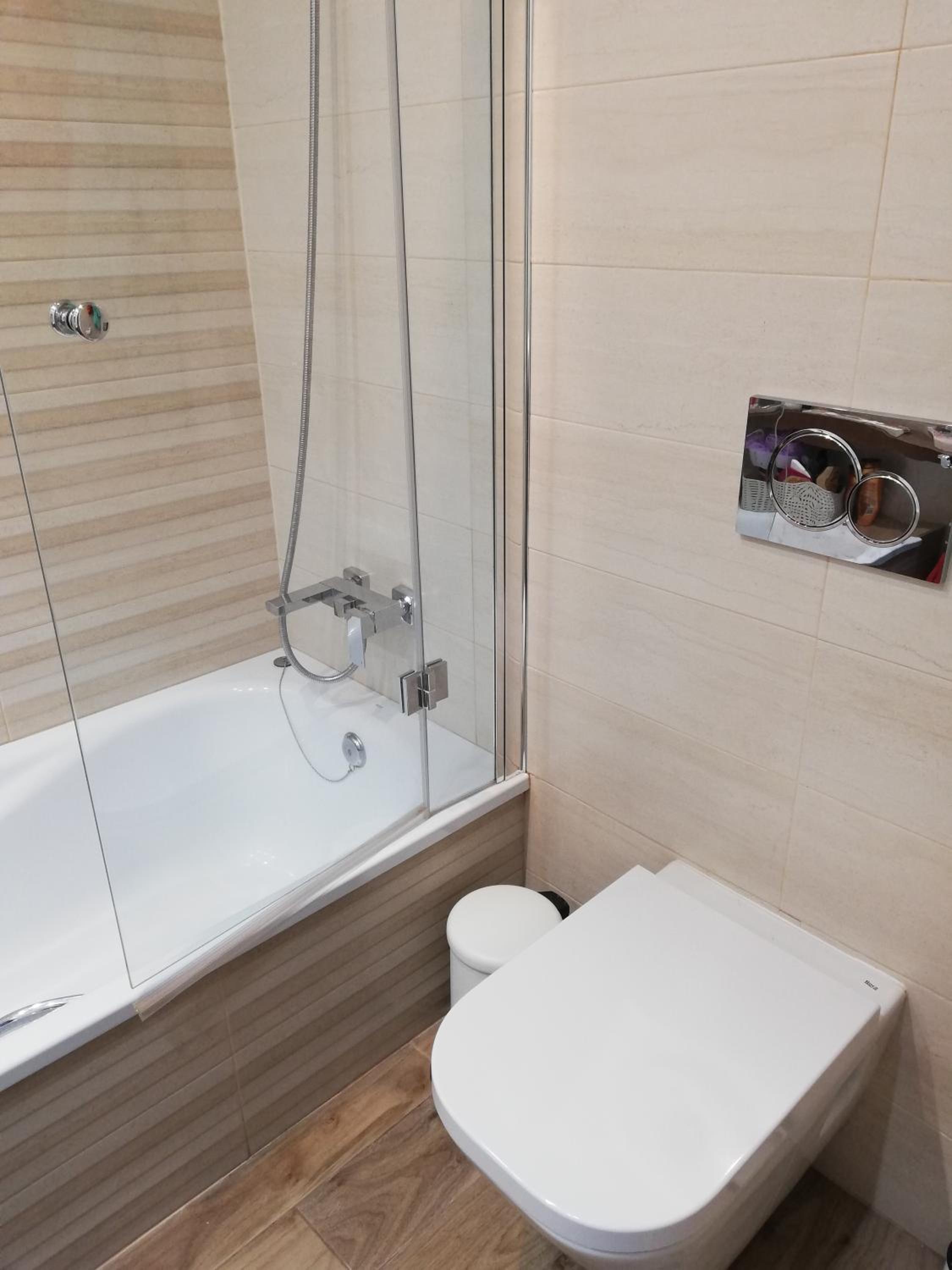 Benalbeach JR Suite