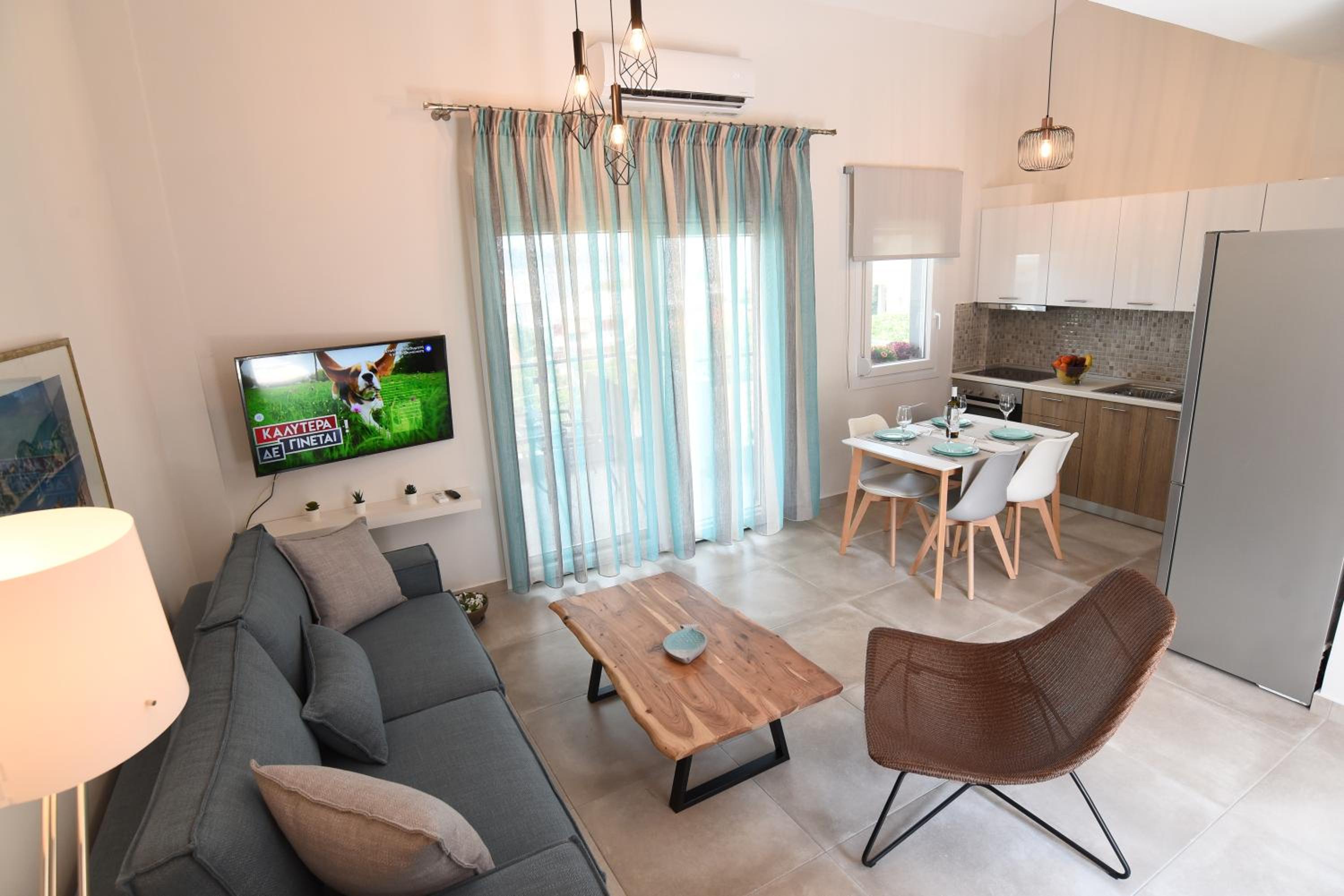 Melia Luxury Suite with pool view 5