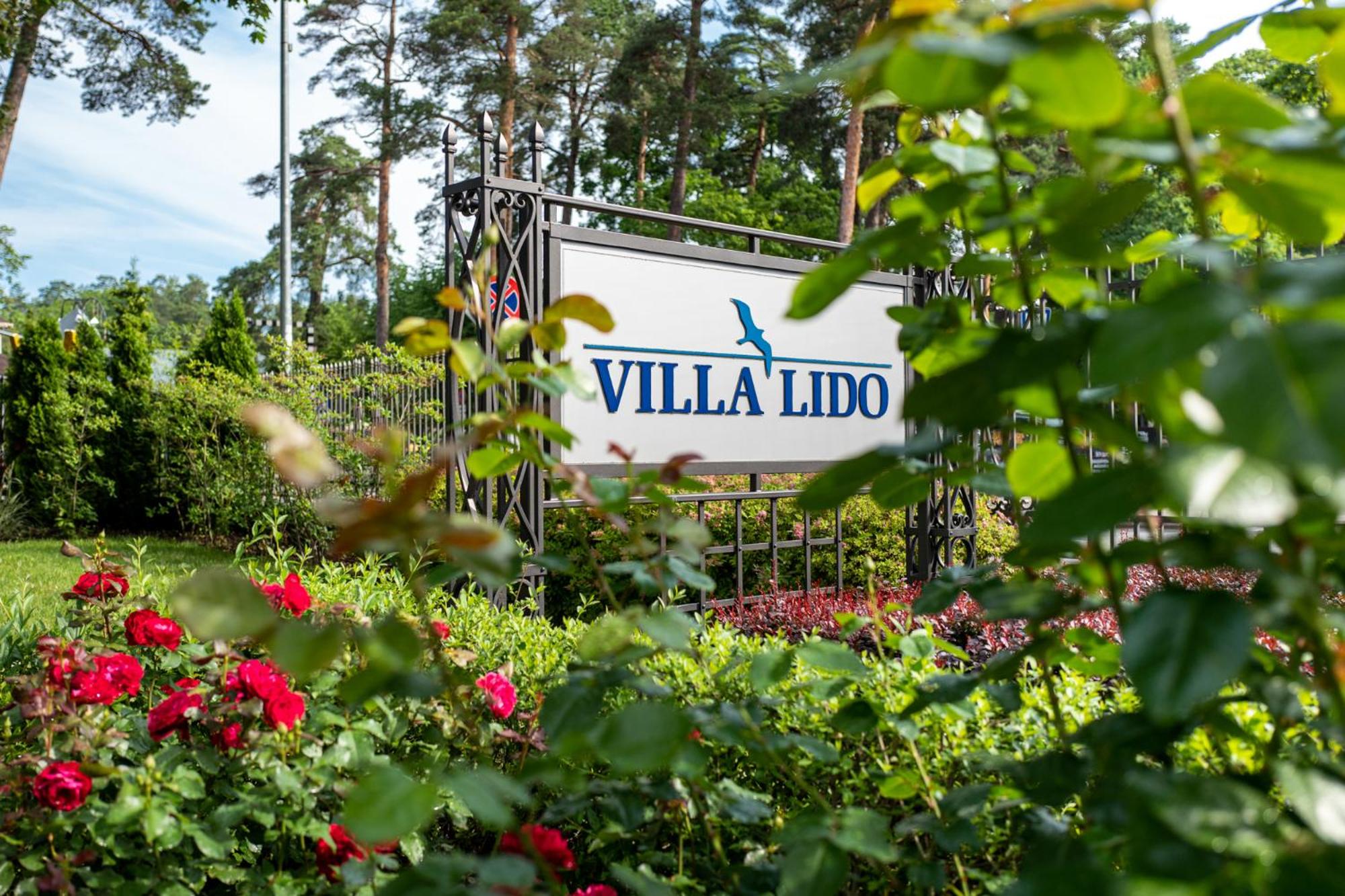 Villa Lido apartments view 3