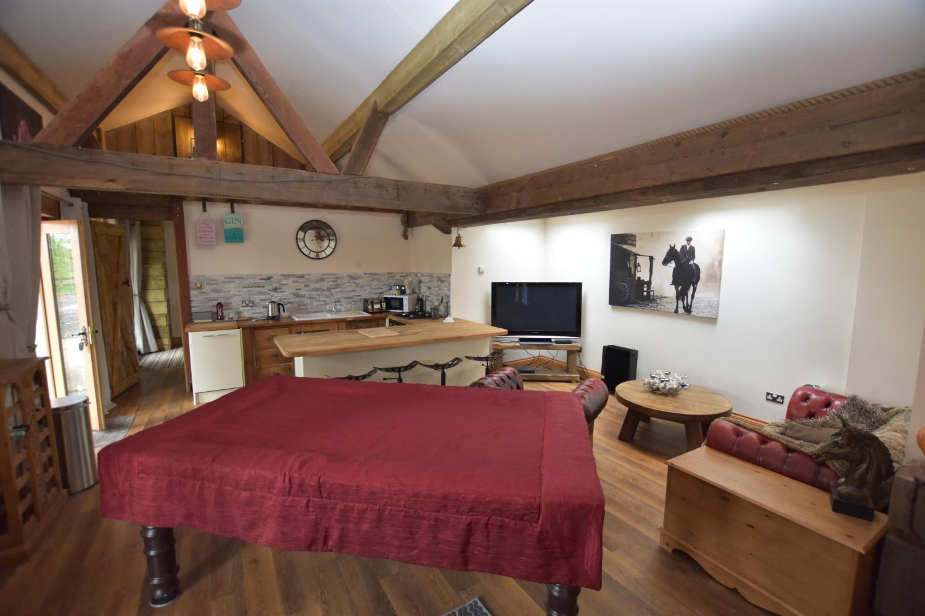 Oak tree stables cottage view 4