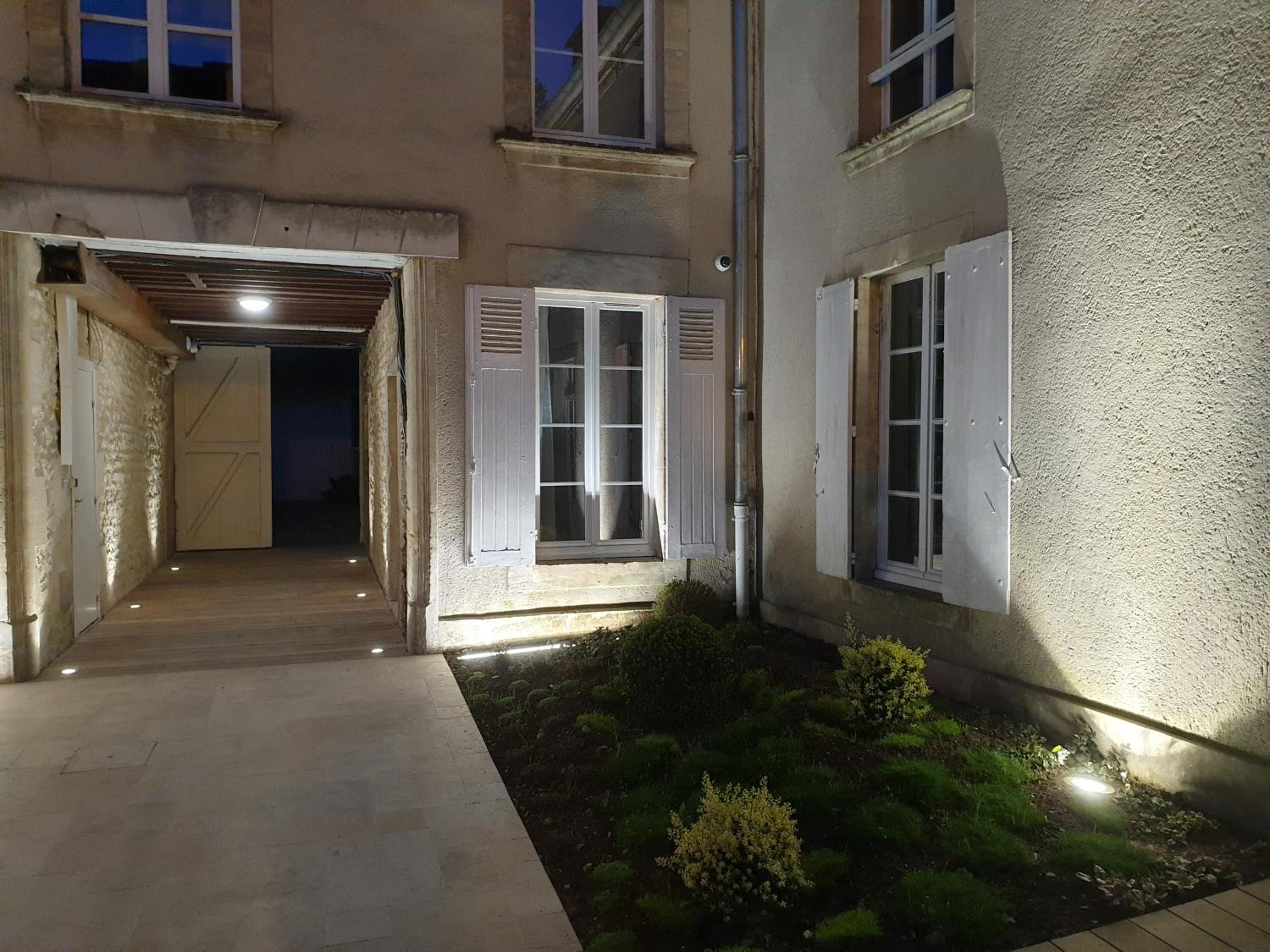 Au Loup Historic Apartments, photo 48
