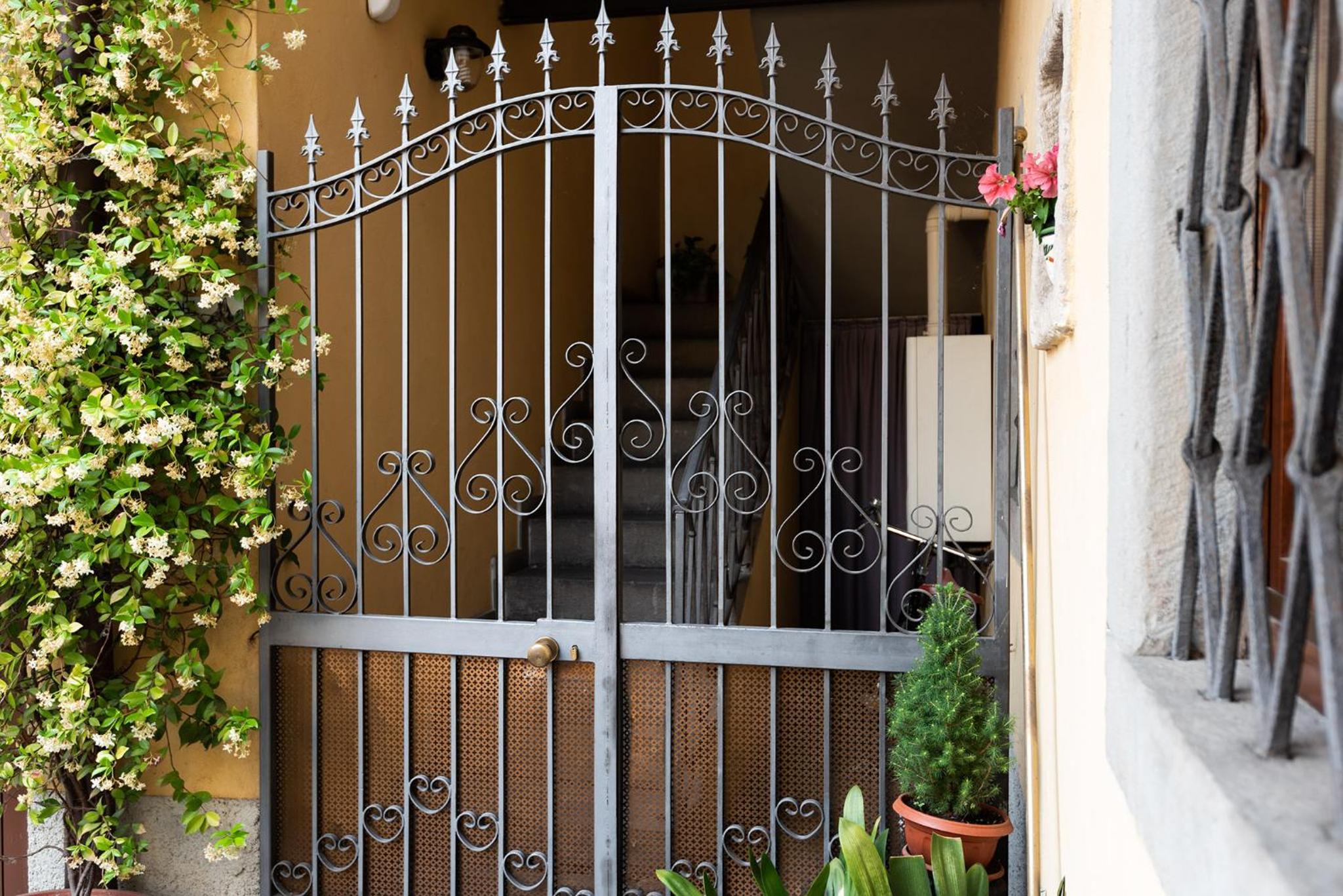 Maison Ancienne - Self check-in view 5