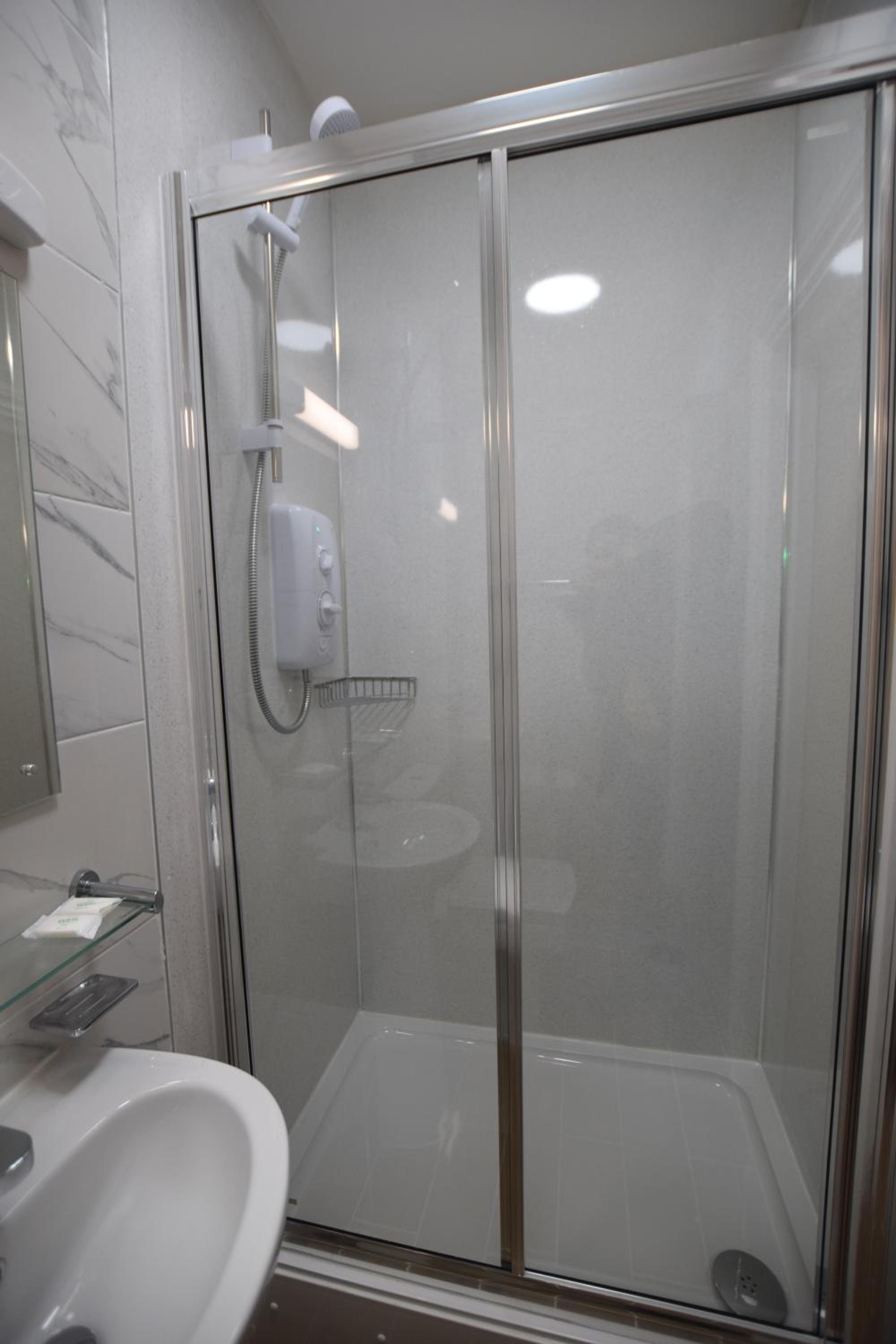 Ilford Vacations - PremierLux Serviced Apartments - Property Image 27