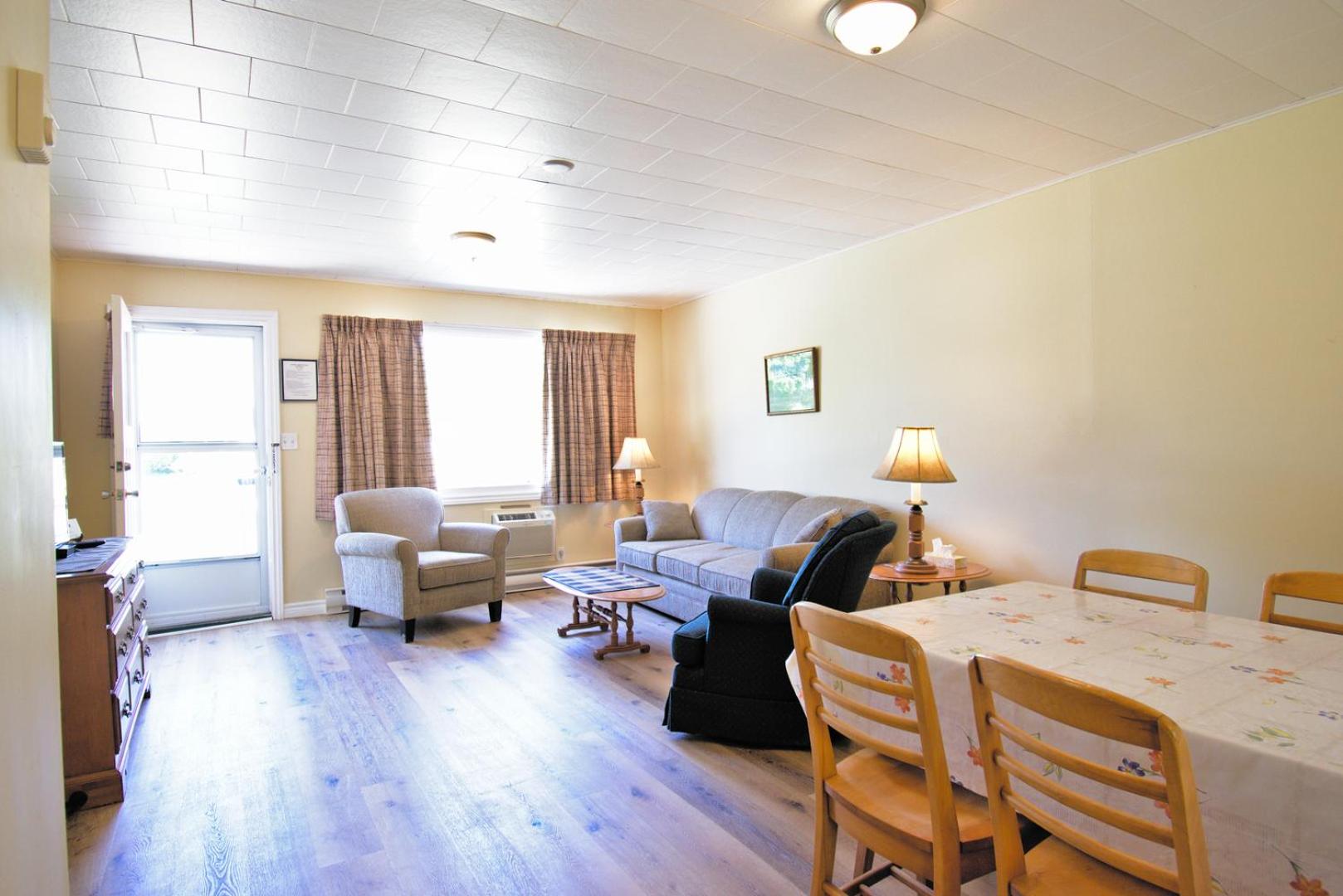 Lakeview Lodge and Cottages