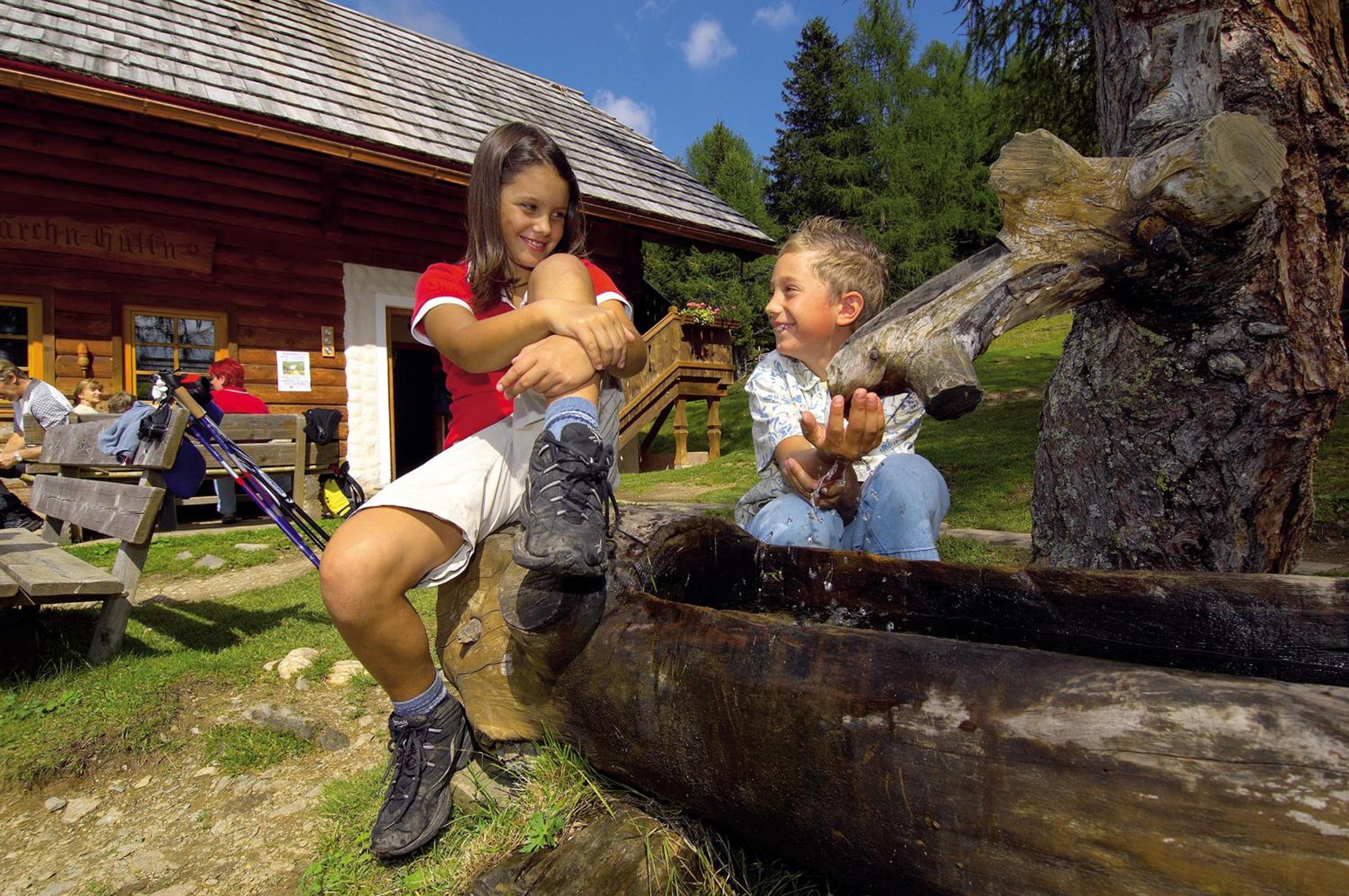 Pension & Appartements Ronacherhof -Mountain Hideaway Slopeside