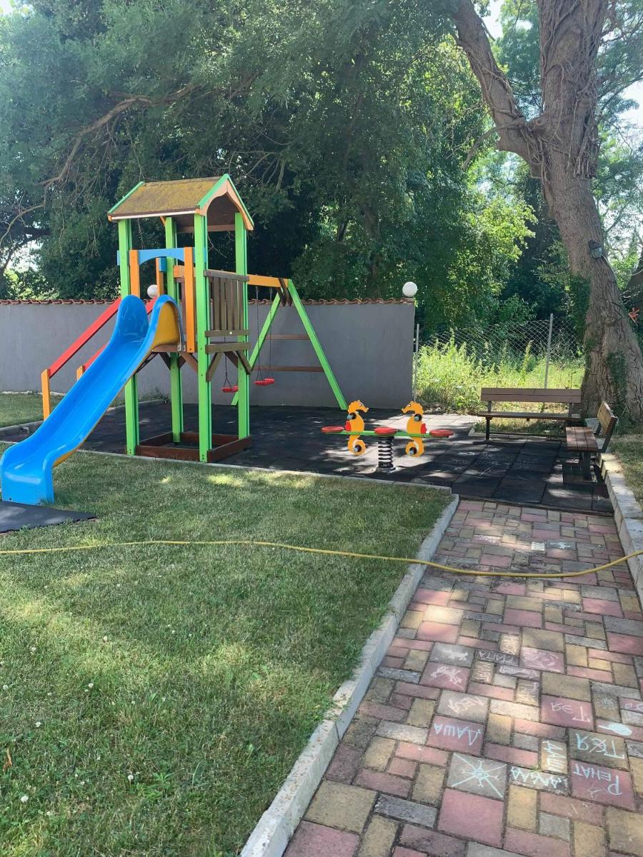 children's play area