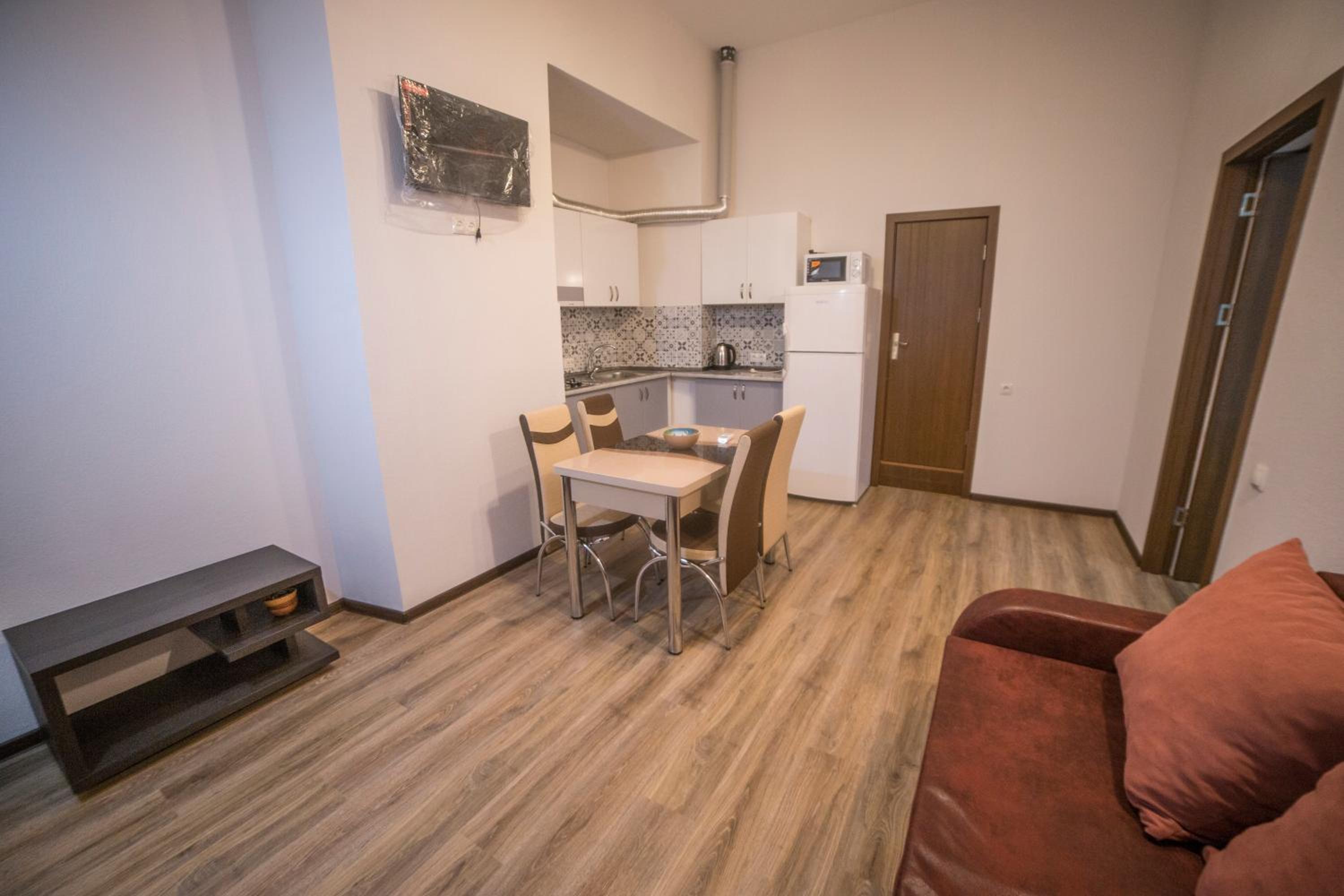 Your Apartment In This City N2 view 3