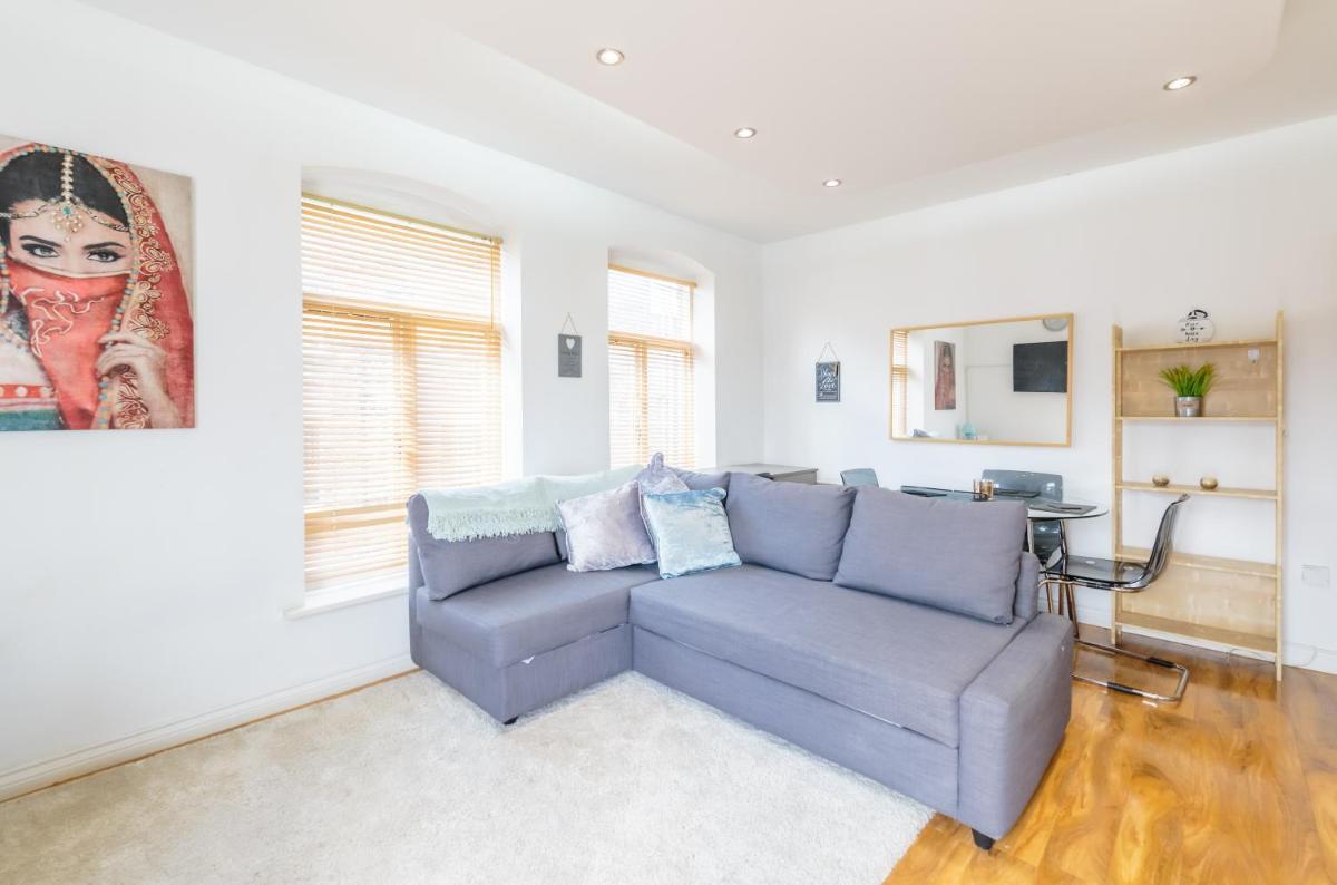 Luxury Central Newcastle Apartment 23 view 2