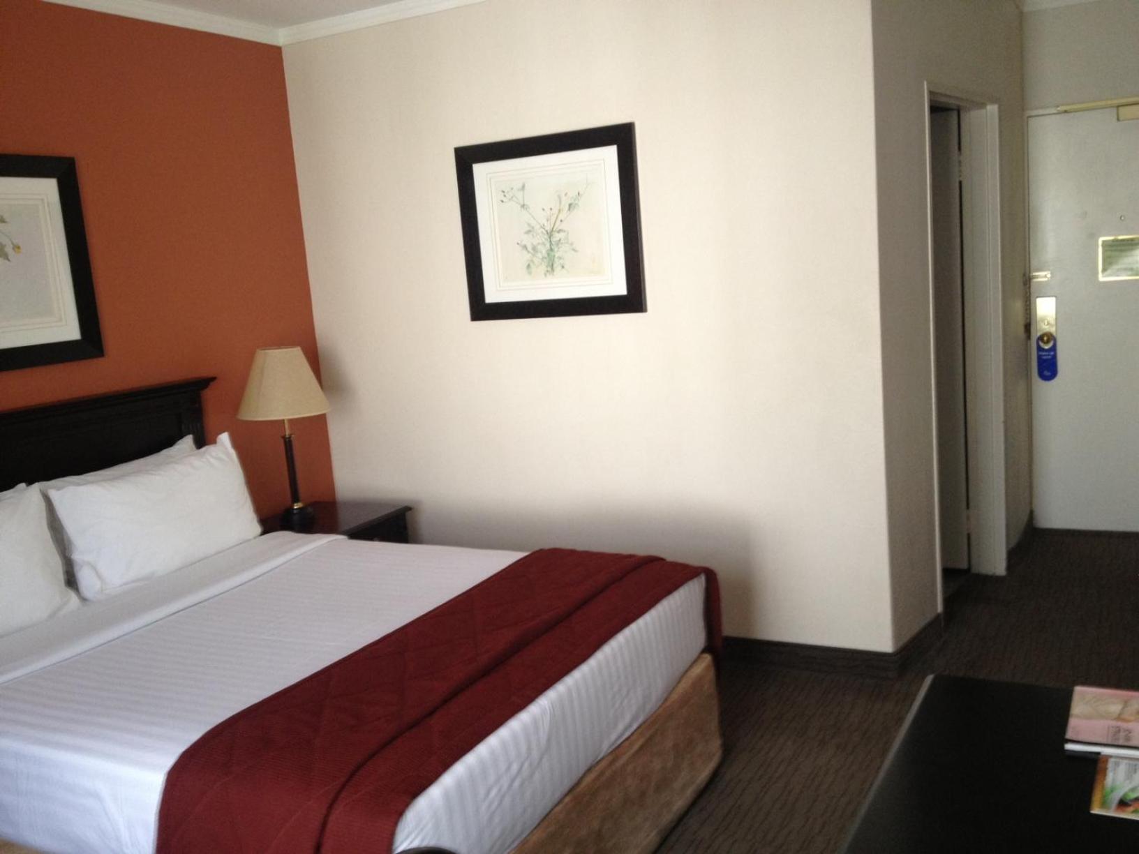 Johannesburg Vacations - Garden Court Morningside Sandton - Property Image 35
