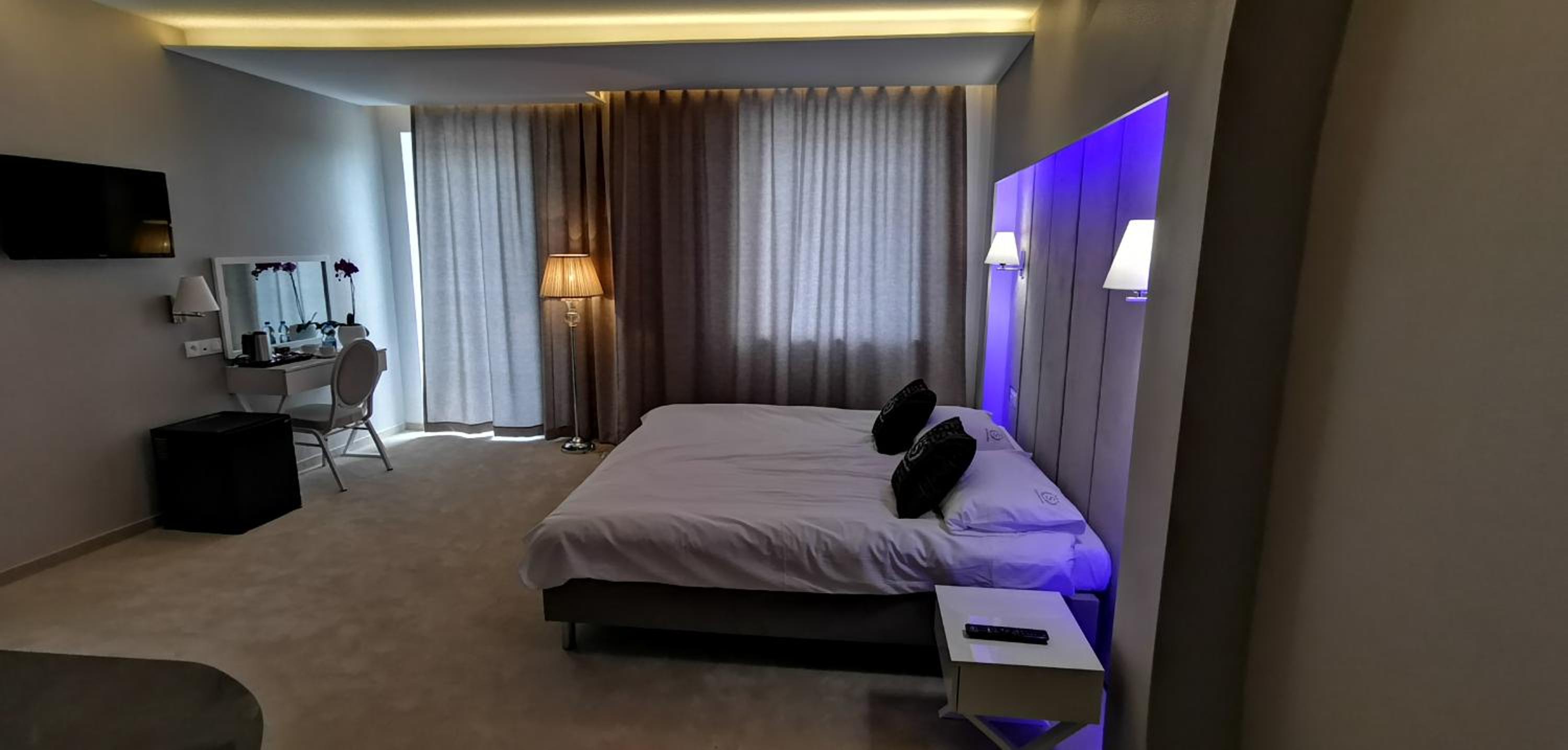 hotel room