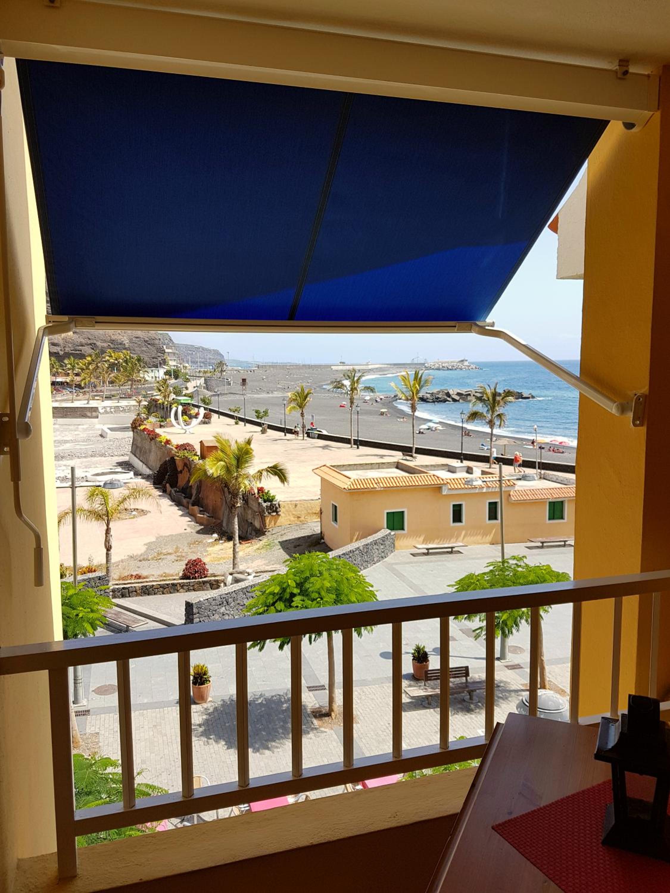 PLAYA PUERTO TAZACORTE Modern Beach Apartment view 2