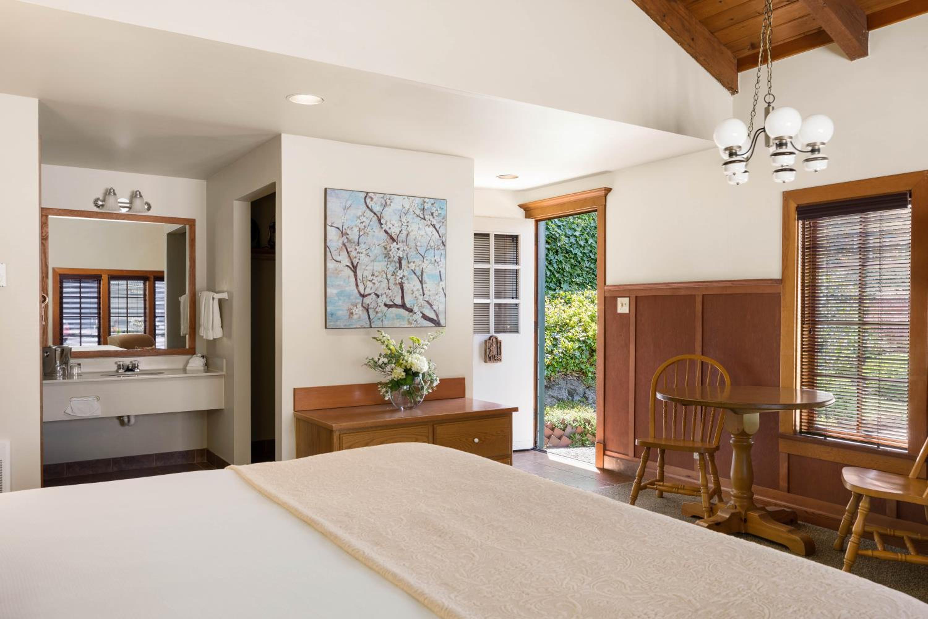 The La Conner Inn