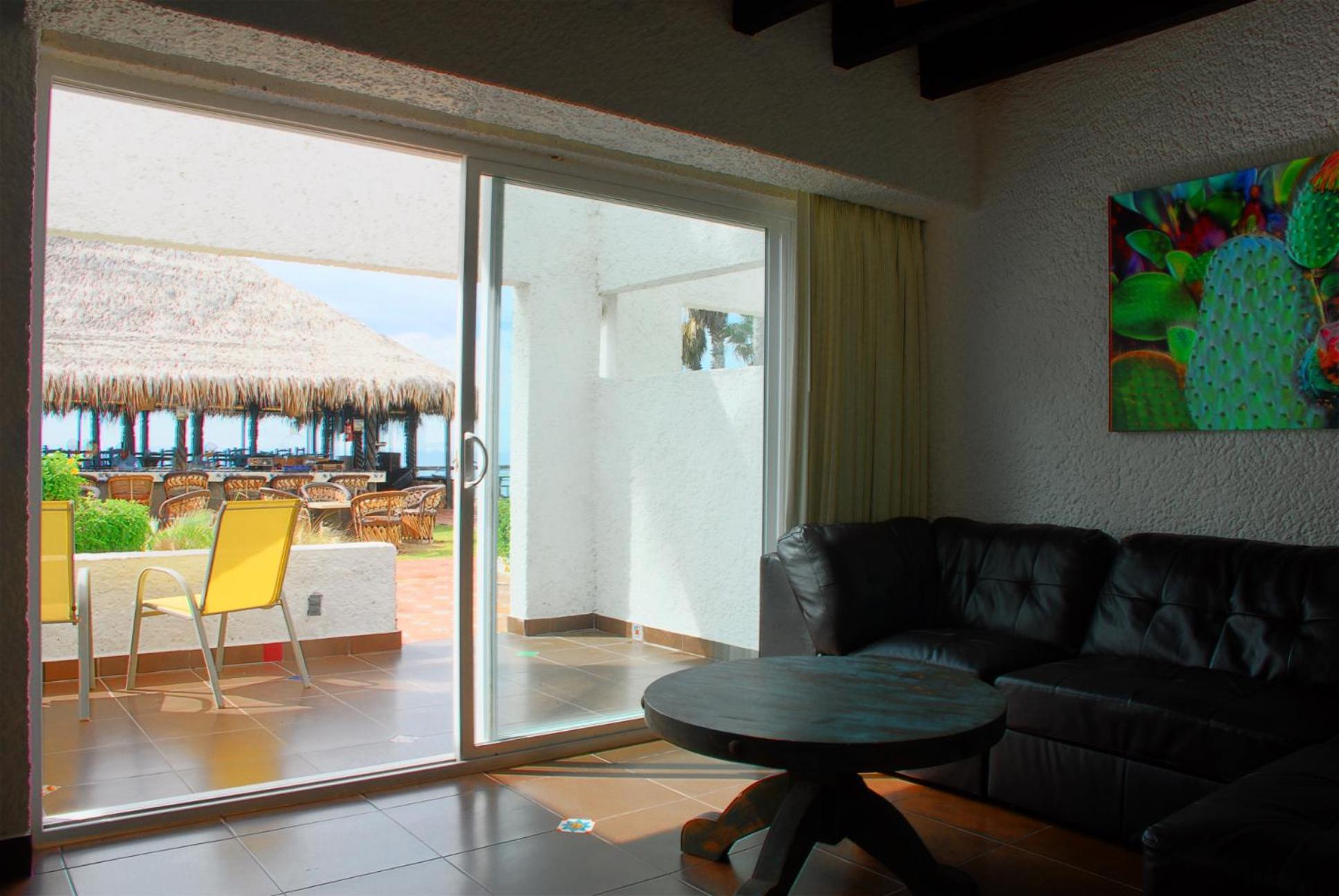 Las Rocas Resort & Spa